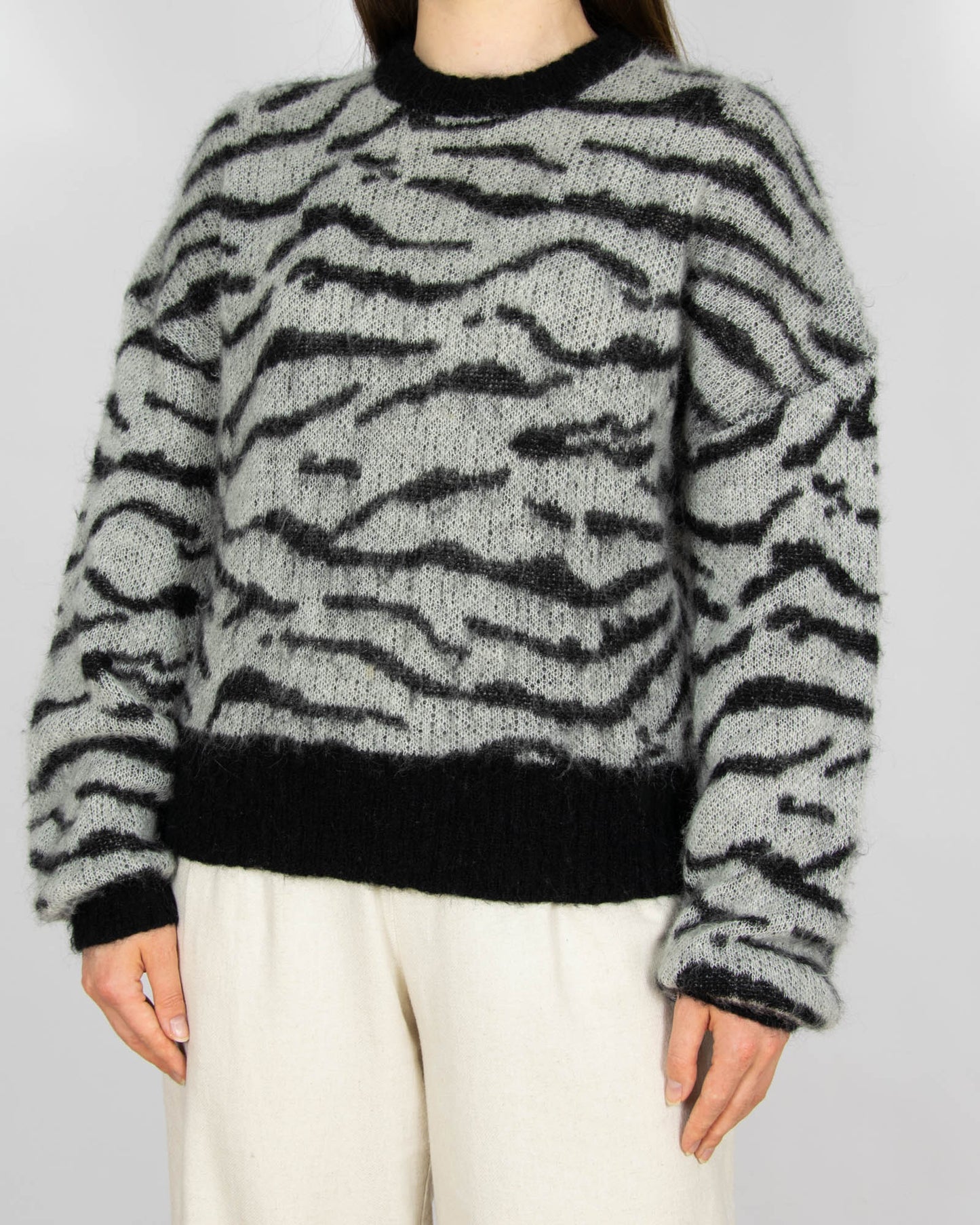 Szaro czarny (wełna + moher) sweter CUSTOMMADE
