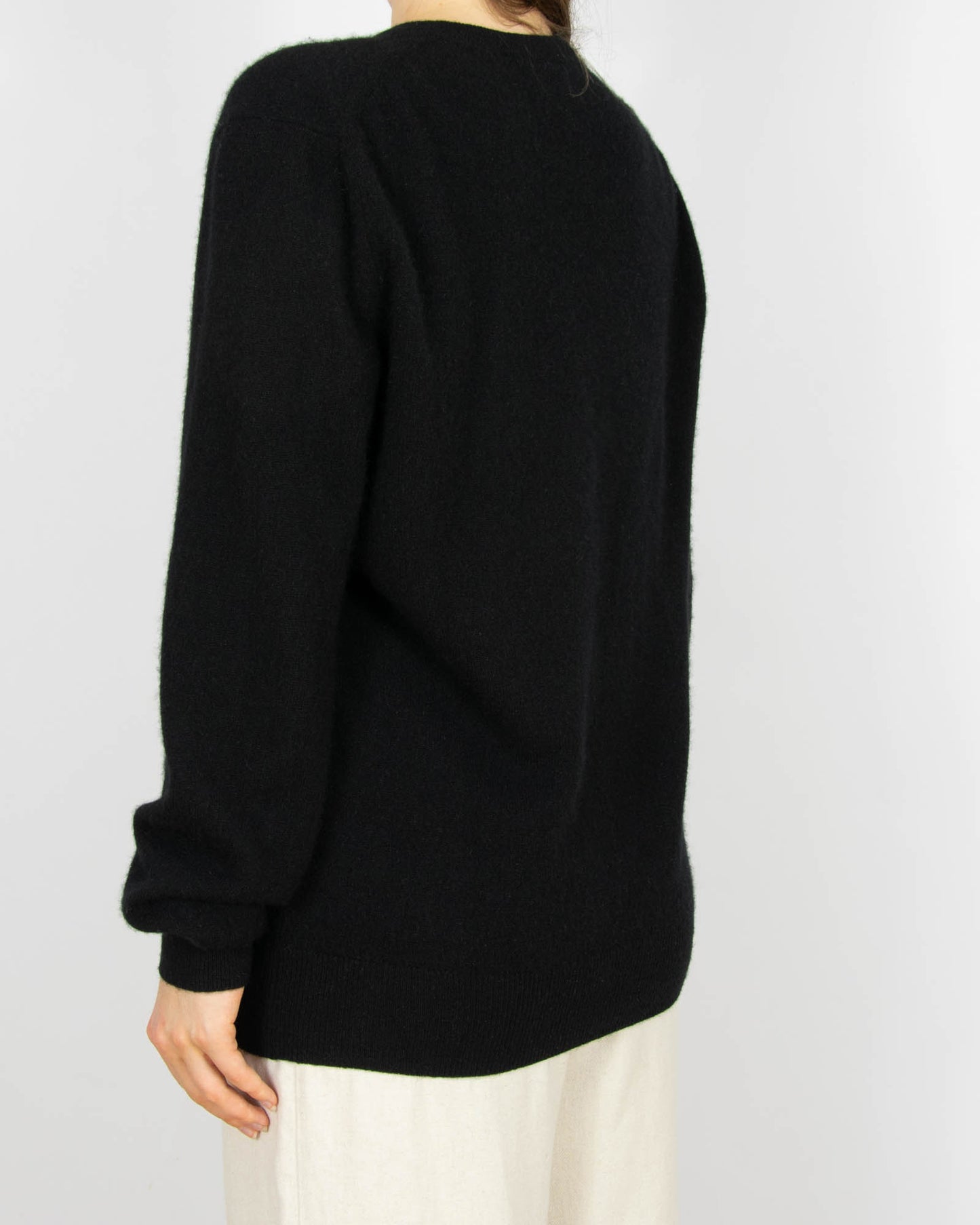 Czarny kaszmirowy sweter NAADAM - S/M