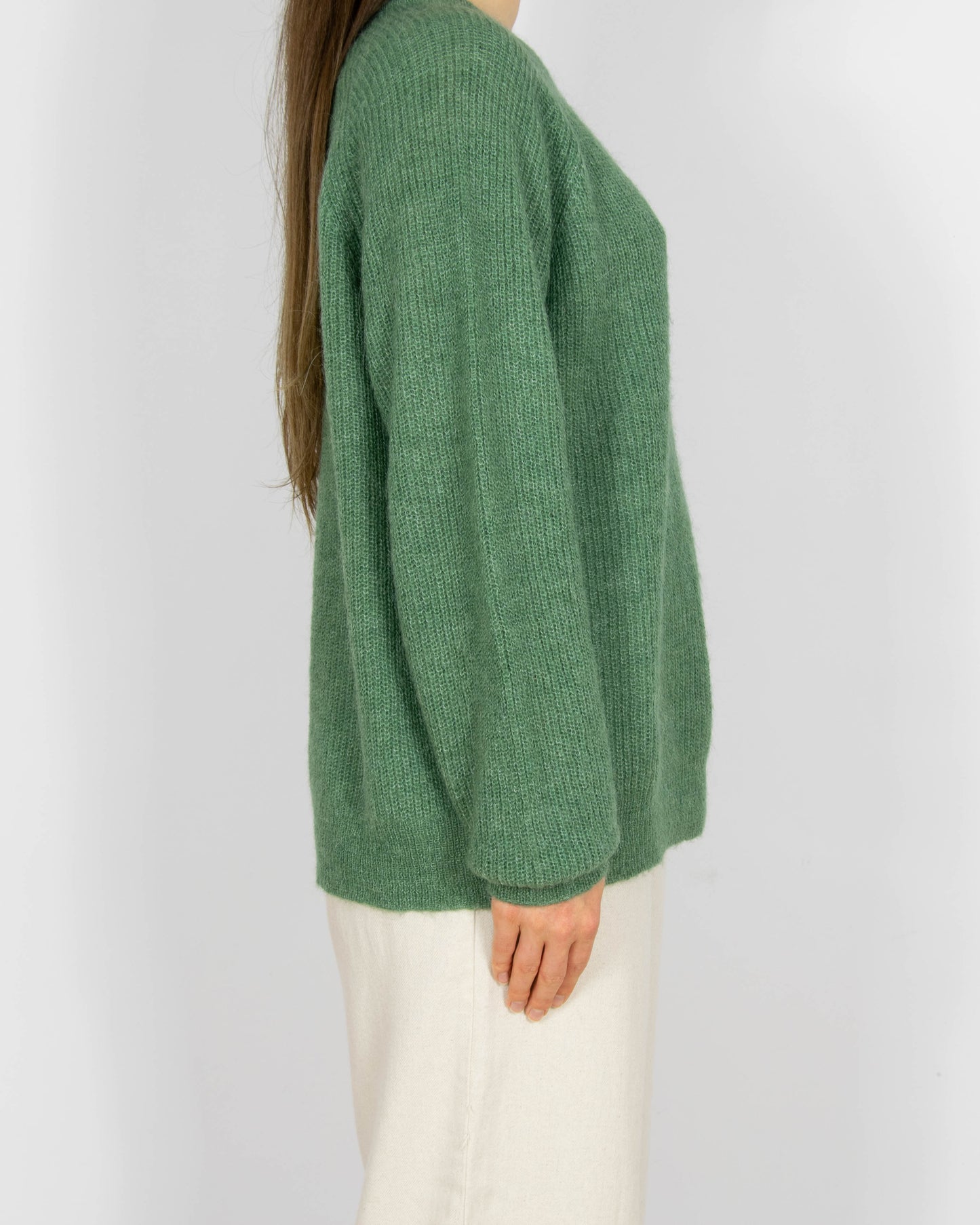 Zielony khaki wełniany (wełna i alpaka) sweter Soaked - M