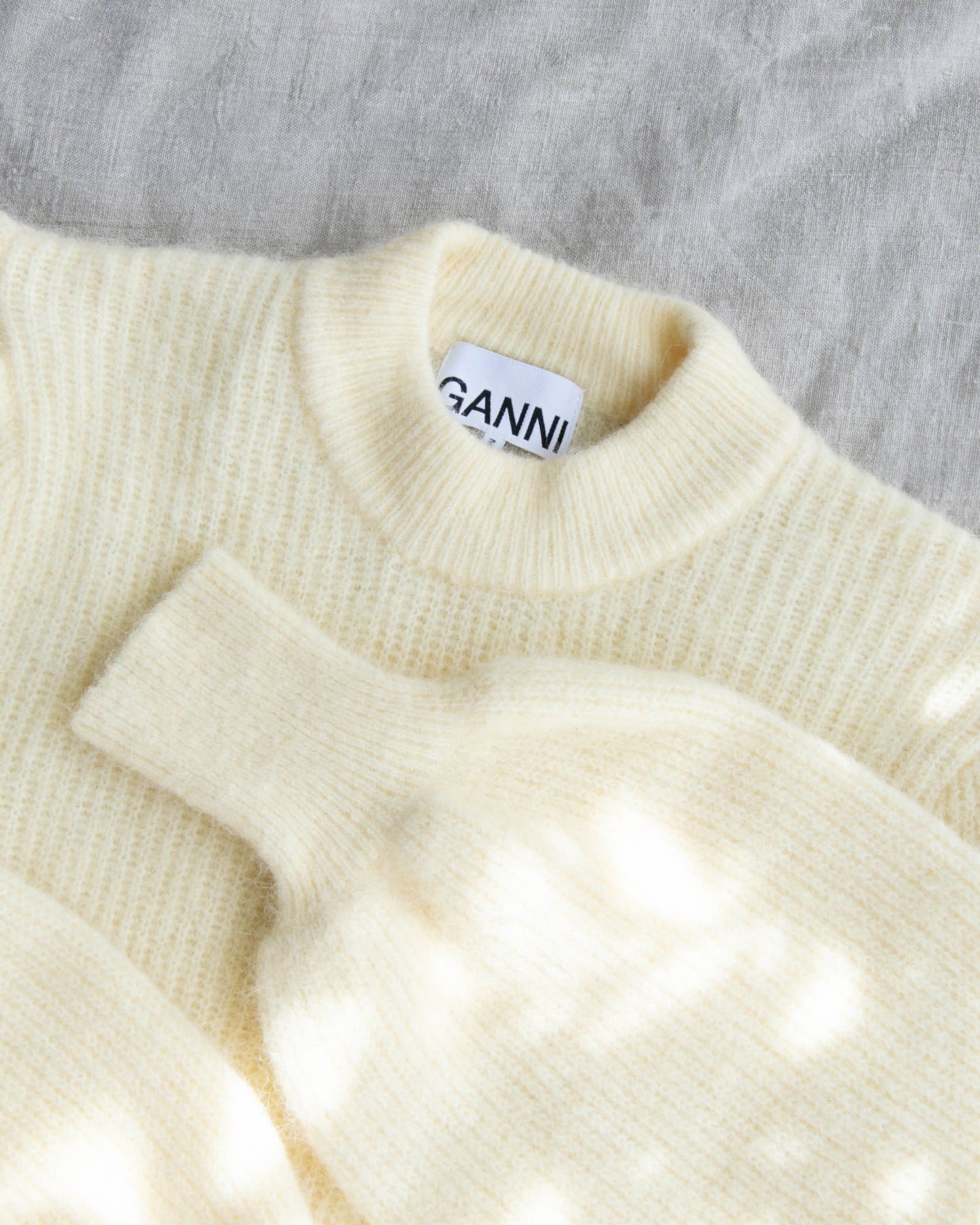 Pastelowy żółty (alpaka + wełna merino) sweter GANNI - L