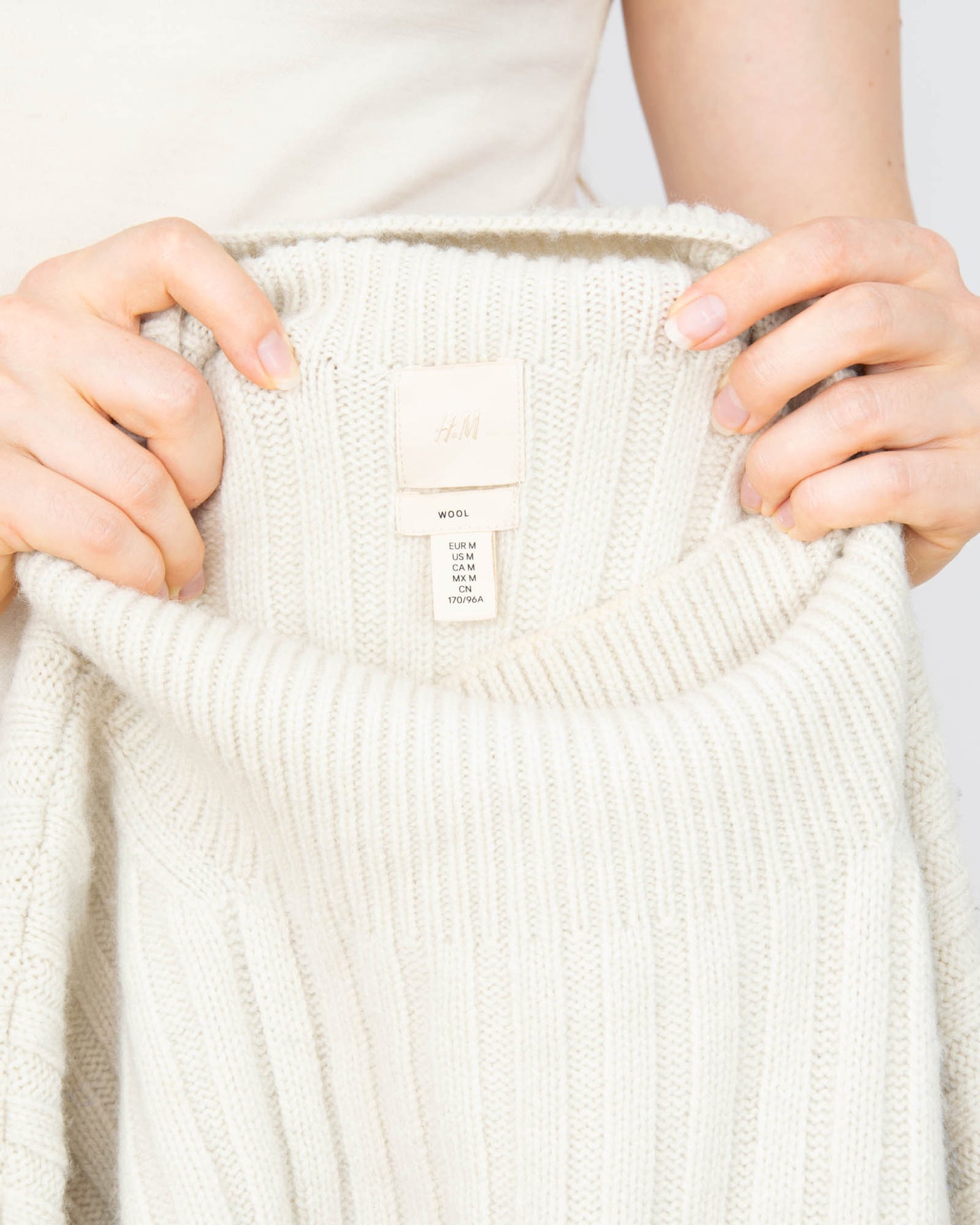 Kremowo czarny wełniany sweter w paski H&M Premium - M