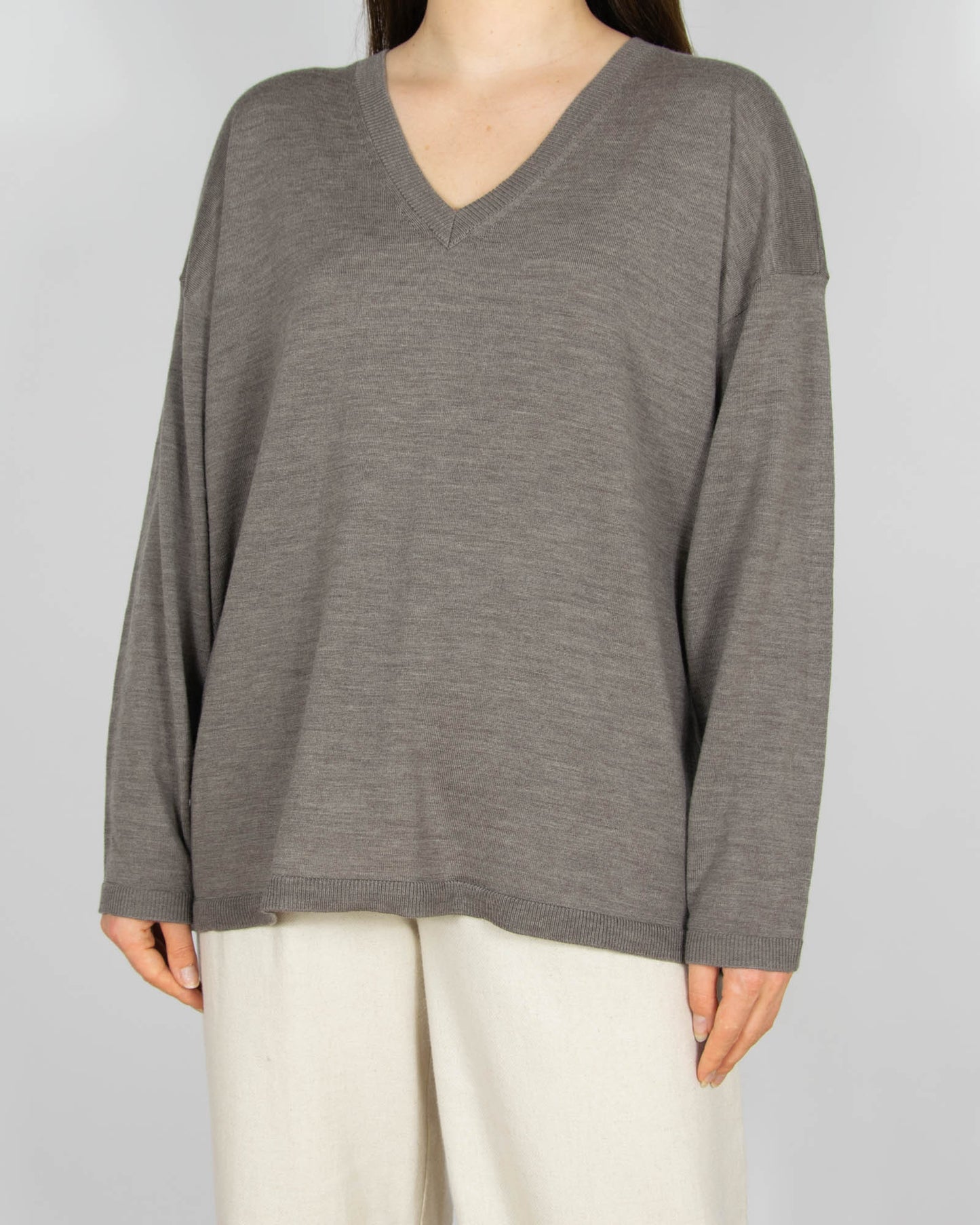 Szarobeżowy wełniany (merino extra fine) sweter M&S
