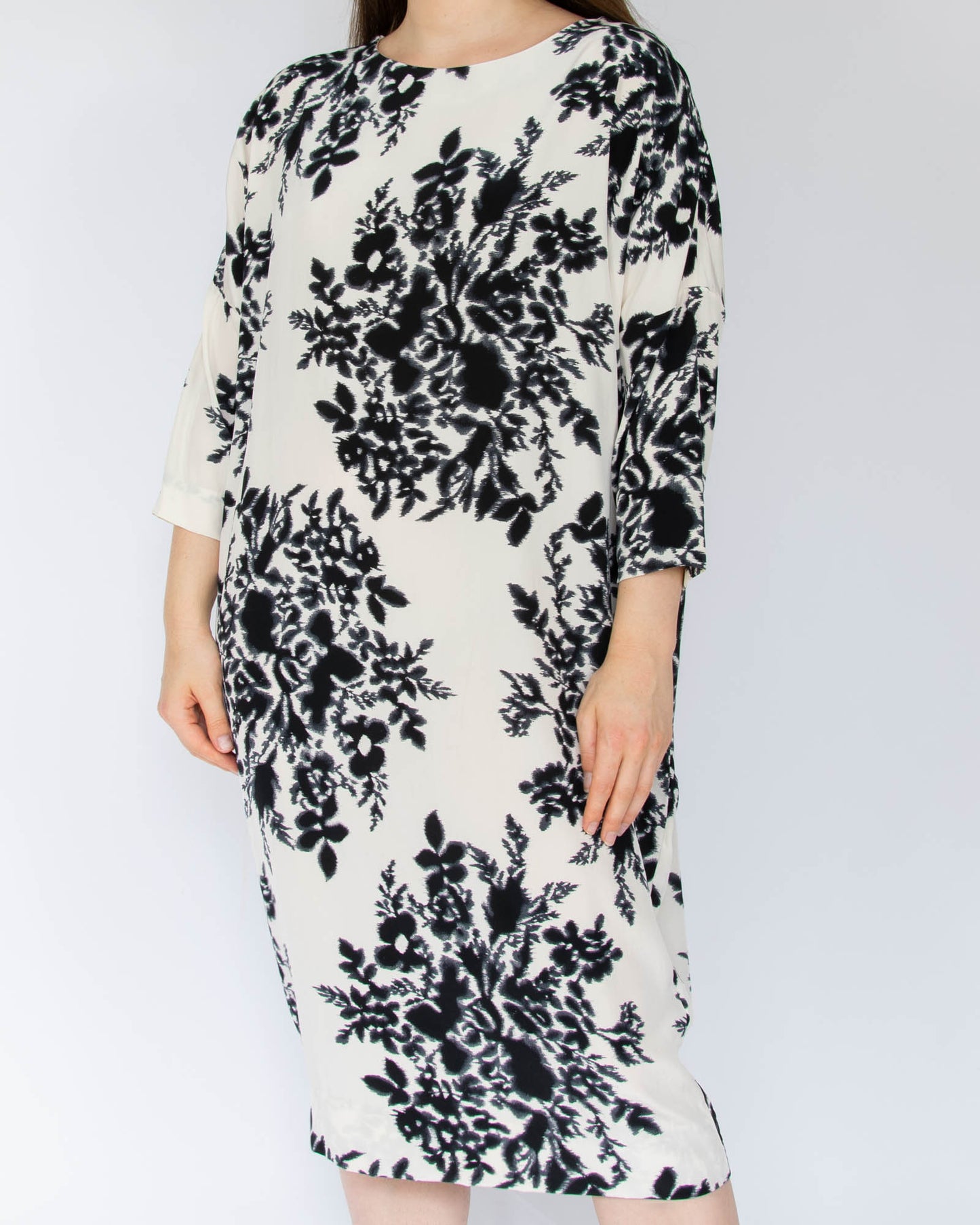 Kremowo czarna jedwabna sukienka By Malene Birger - S/M