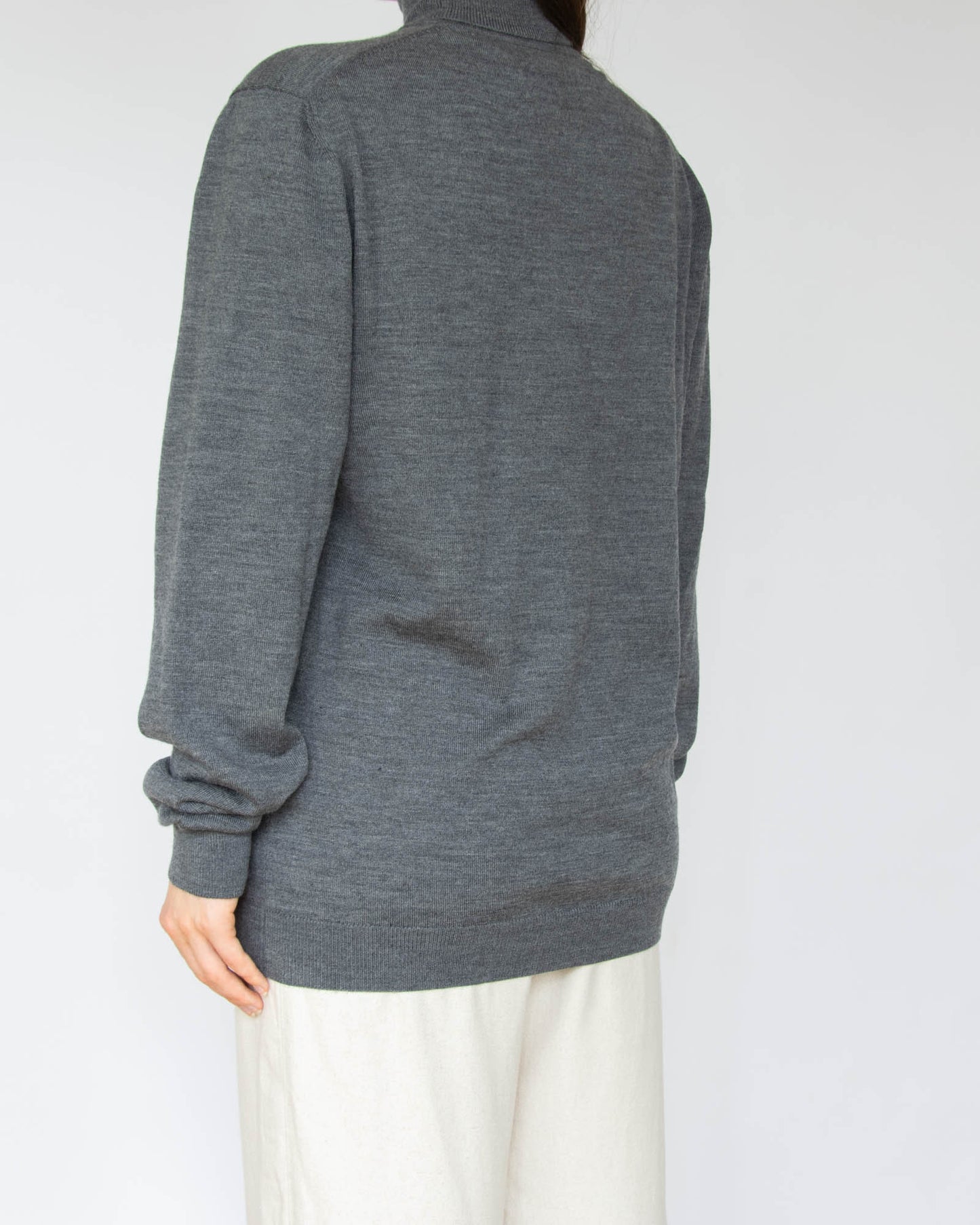 Szary wełniany (superior merino) sweter z golfem These Glory Days - M