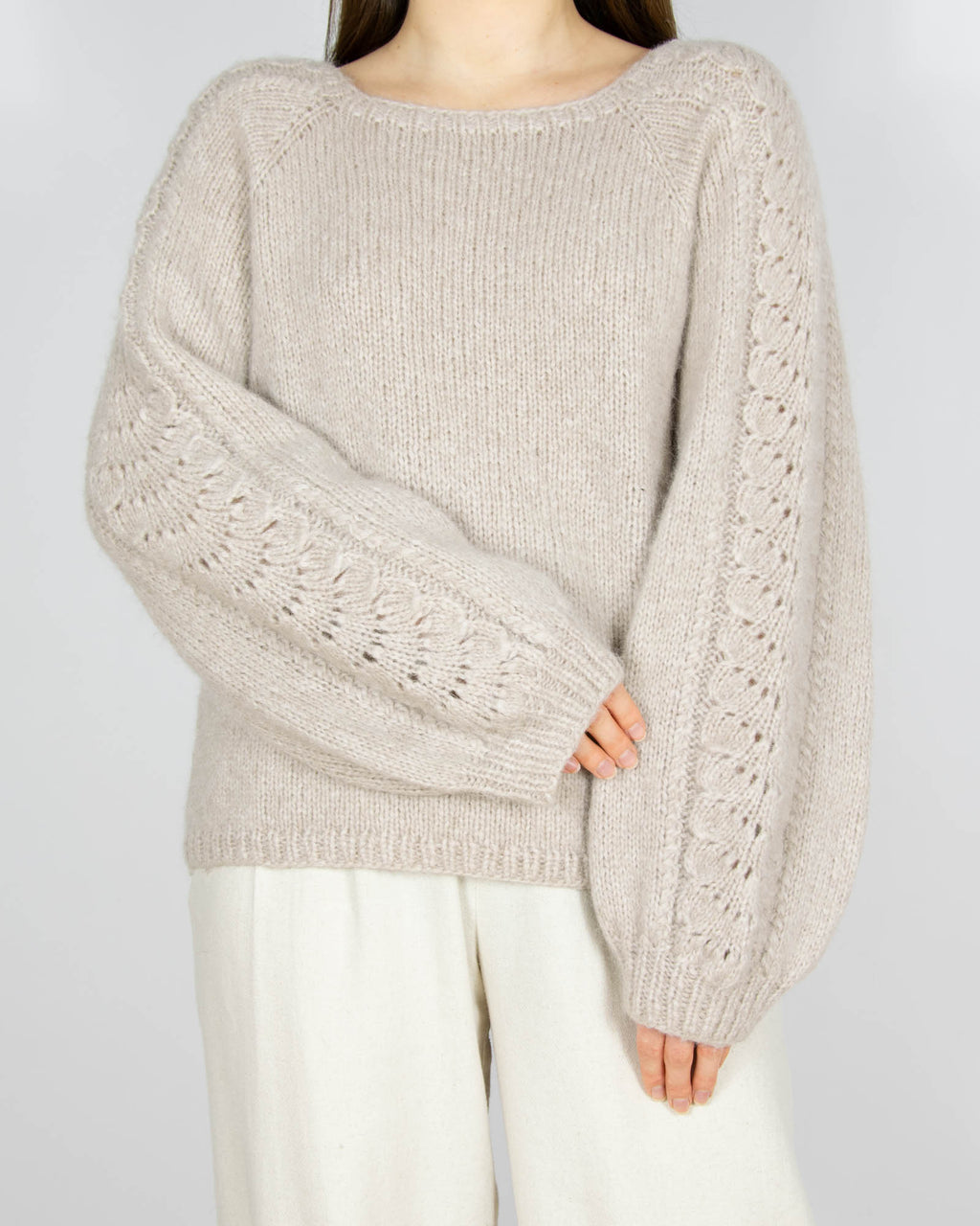 Beżowy wełniany (alpaka) sweter Handmade - M