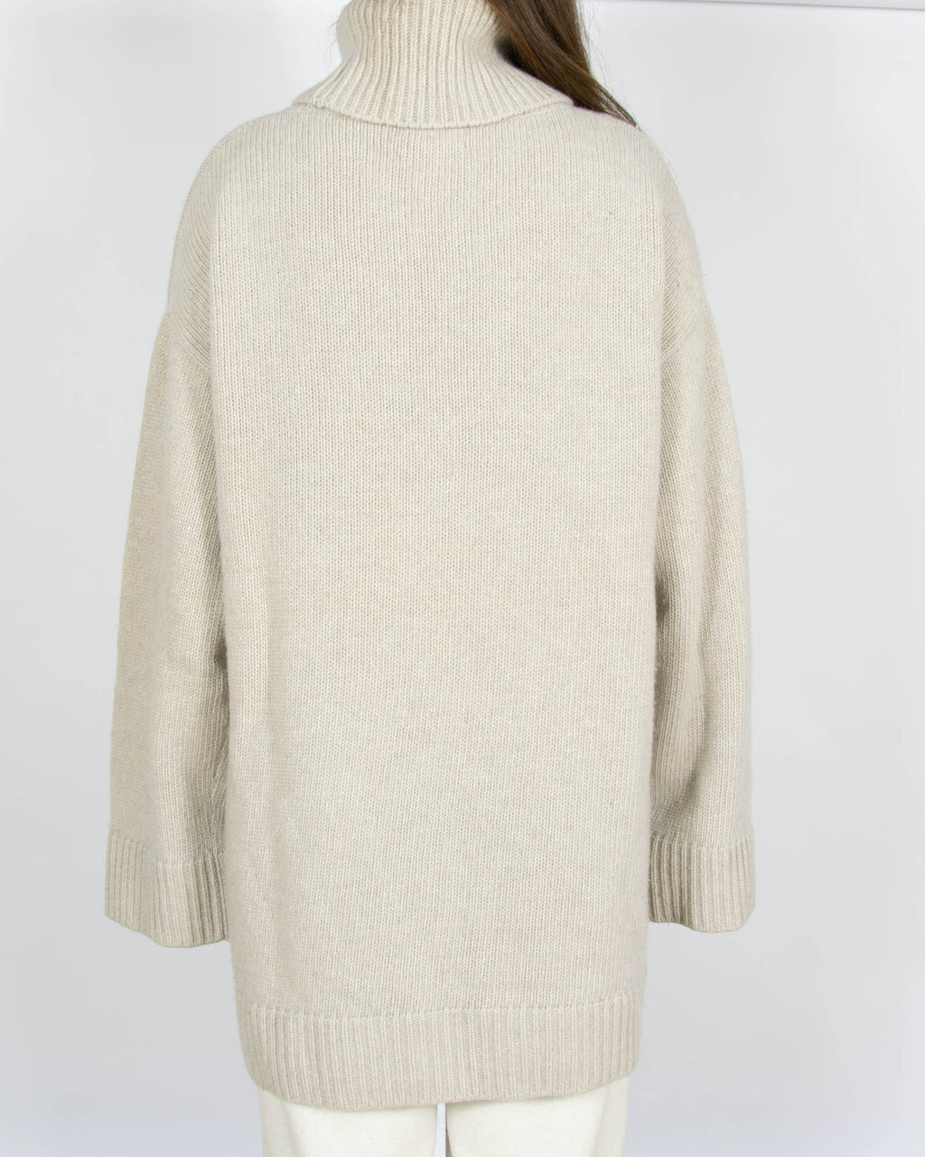Beżowy wełniany sweter z kaszmirem oversize - L