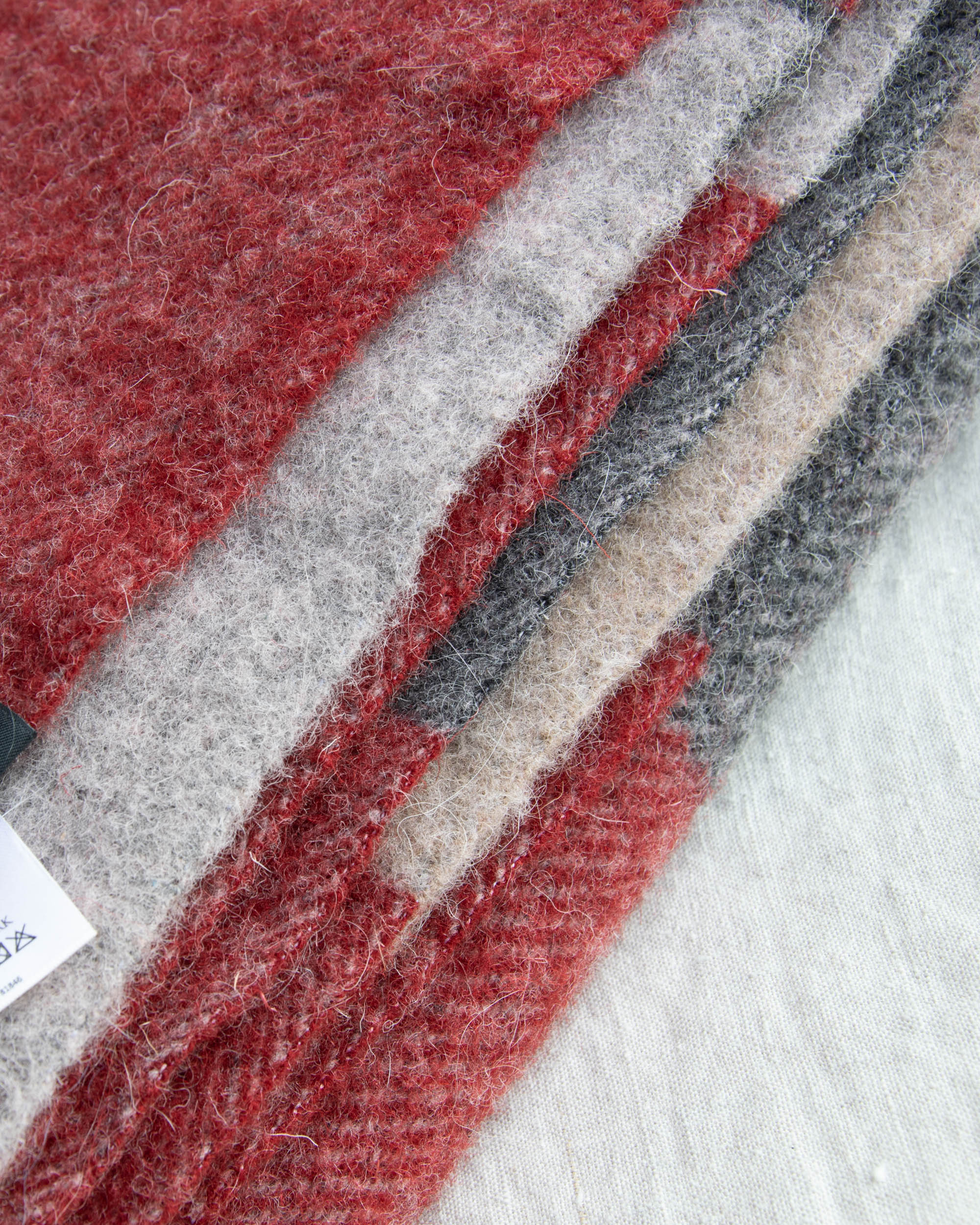 Szaro bordowy wełniany (Pure New Wool) koc KID