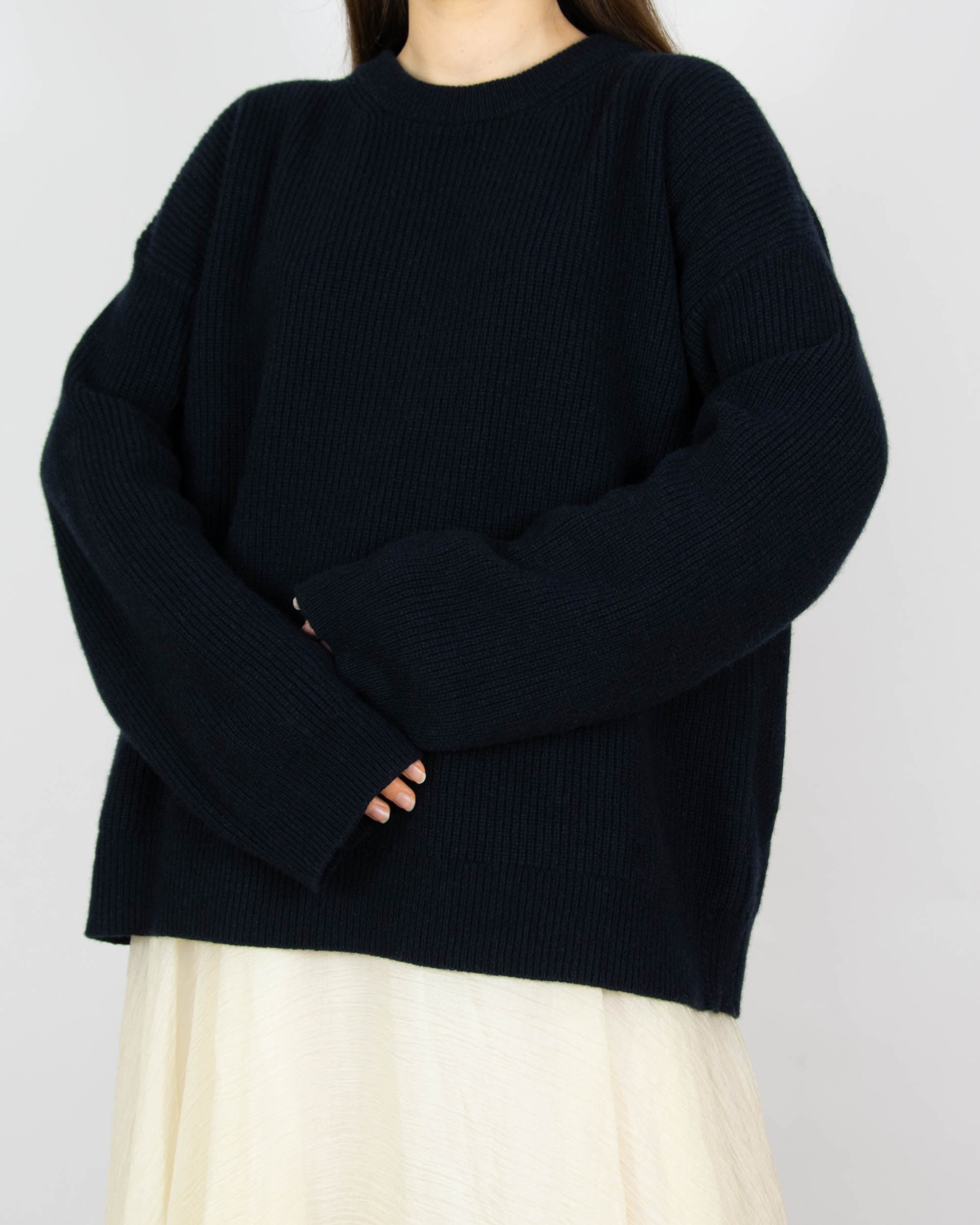 Ciemnogranatowy (merino + kaszmir) sweter FILIPPA K