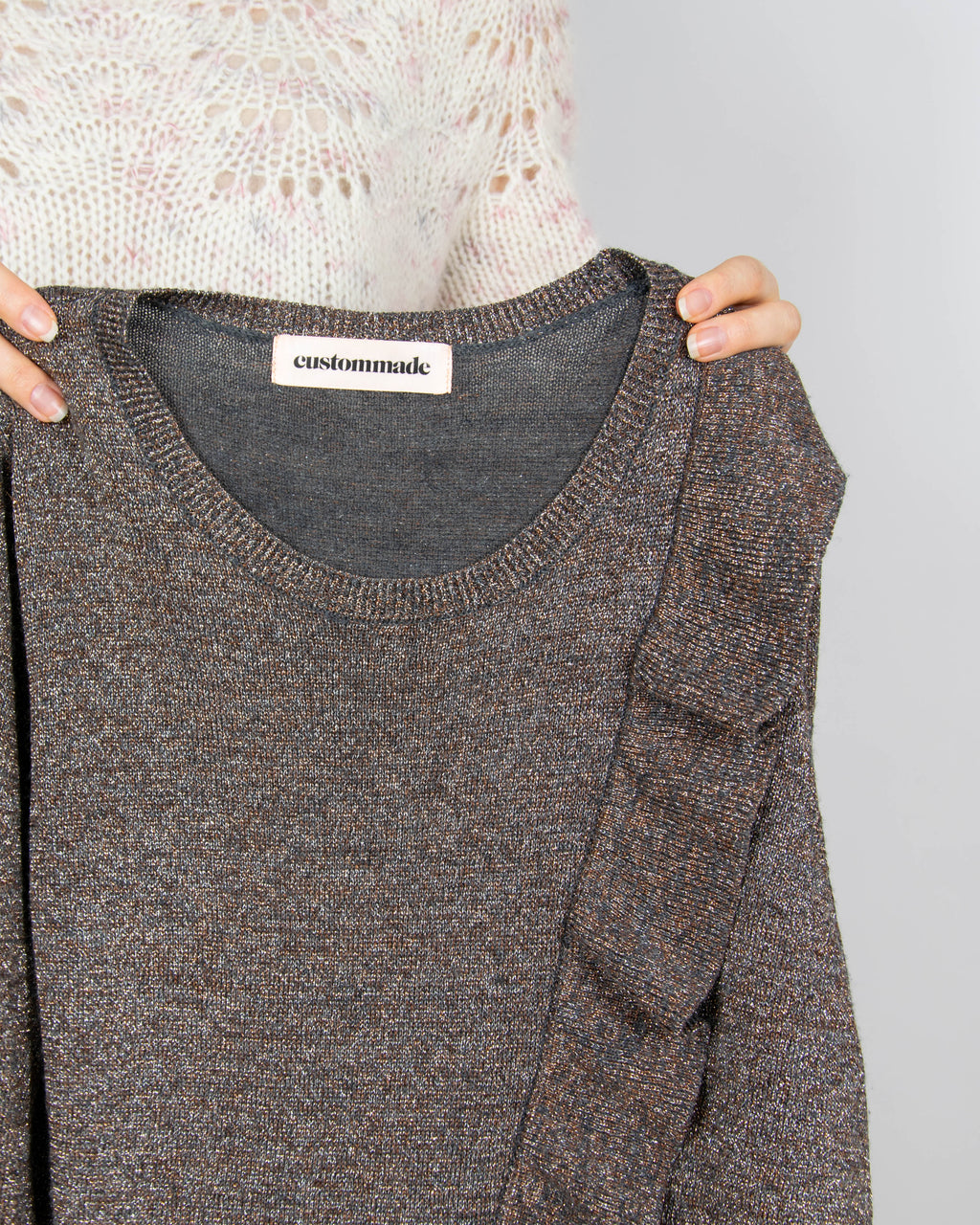 Brązowy wełniany sweter z metaliczną nicią CUSTOMMADE - S