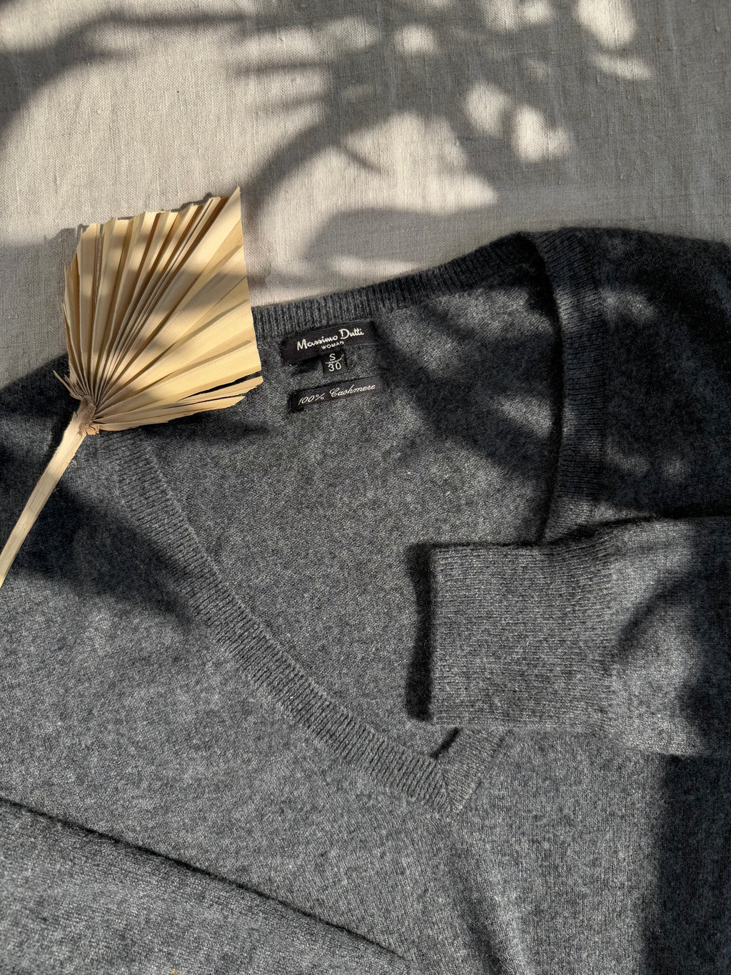 Szary kaszmirowy sweter Massimo Dutti - S