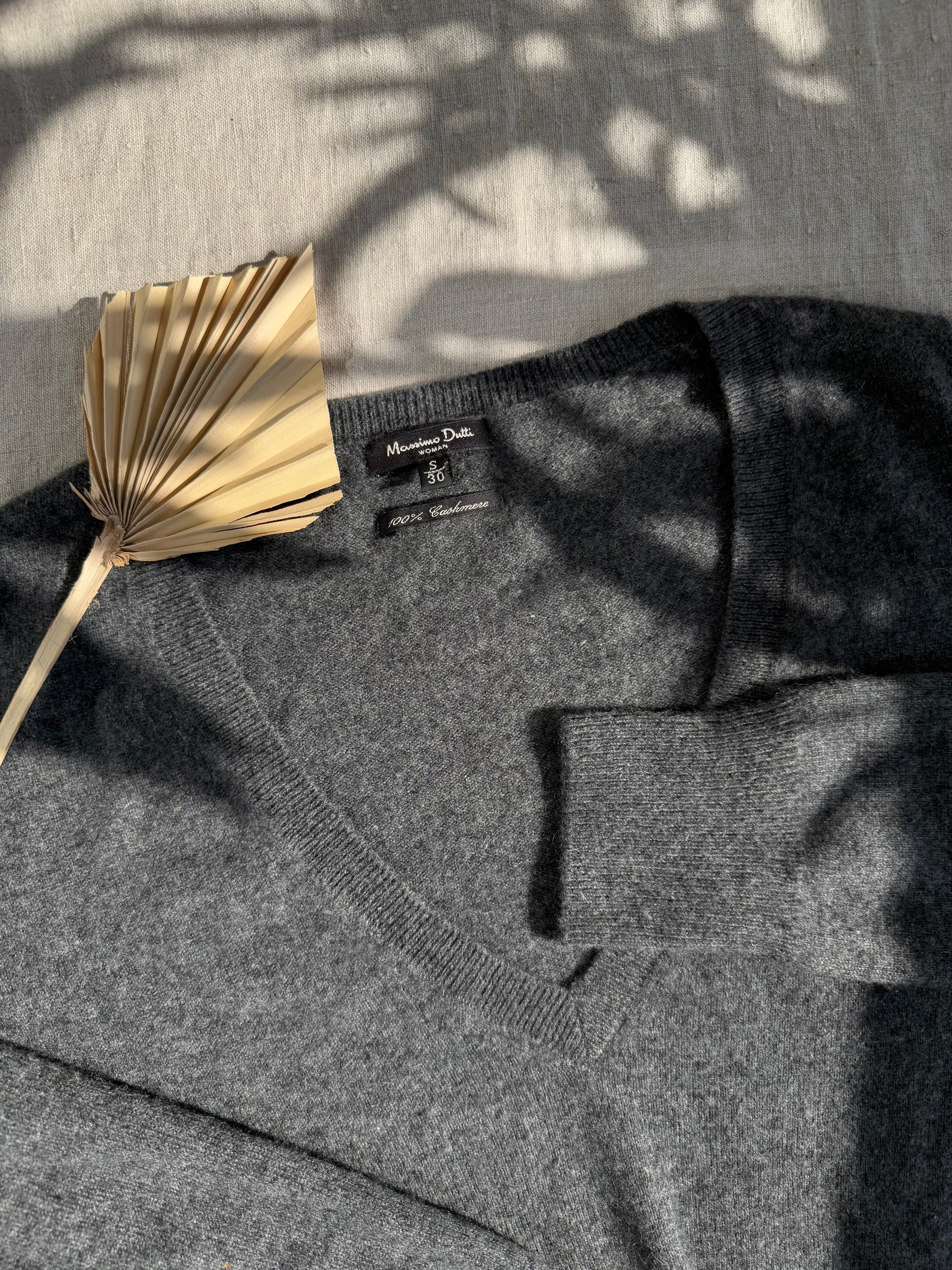 Szary kaszmirowy sweter Massimo Dutti - S