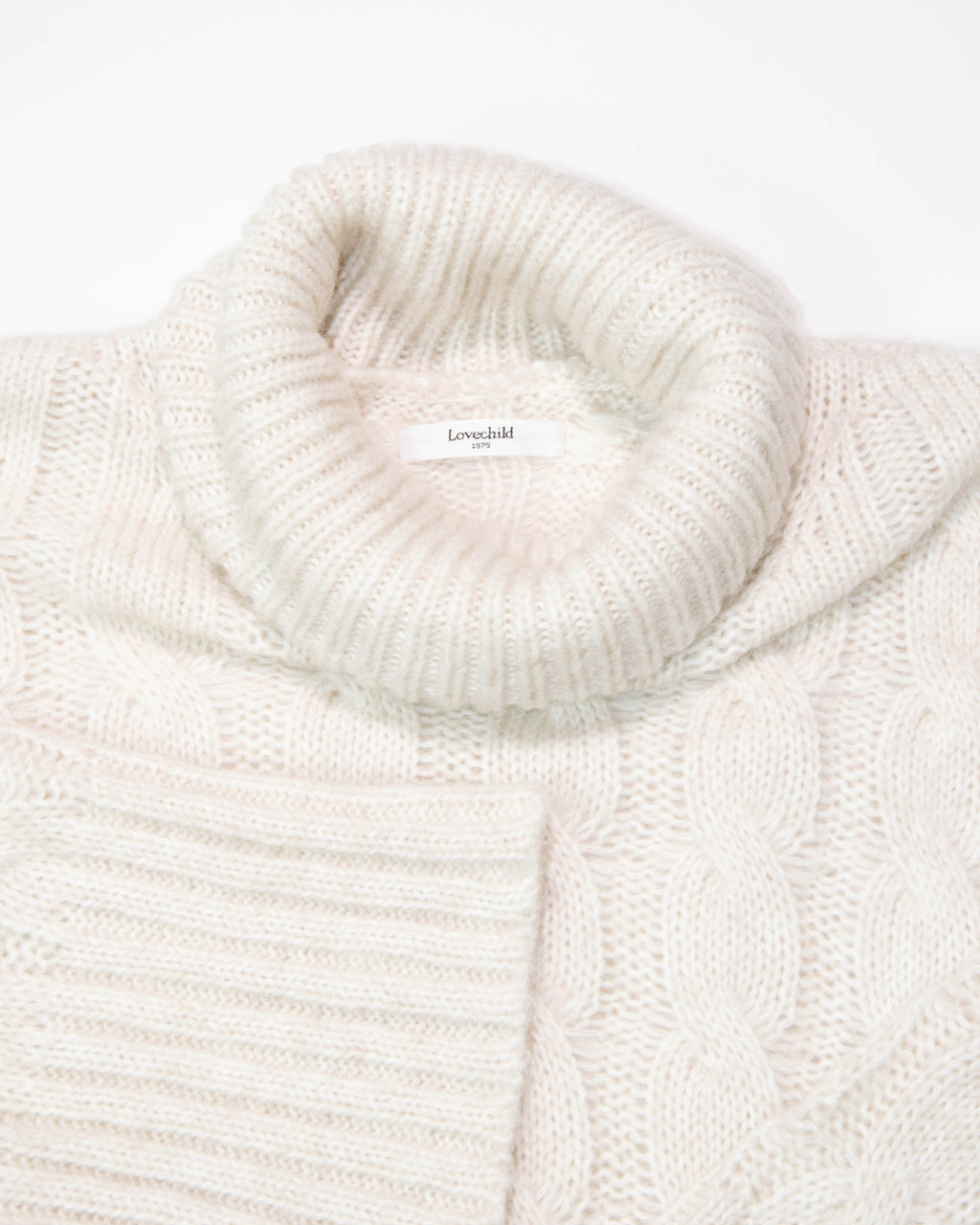 Kremowy wełniano (merino) bawełniany (egipska) sweter oversize z golfem Lovechild 1979 - M