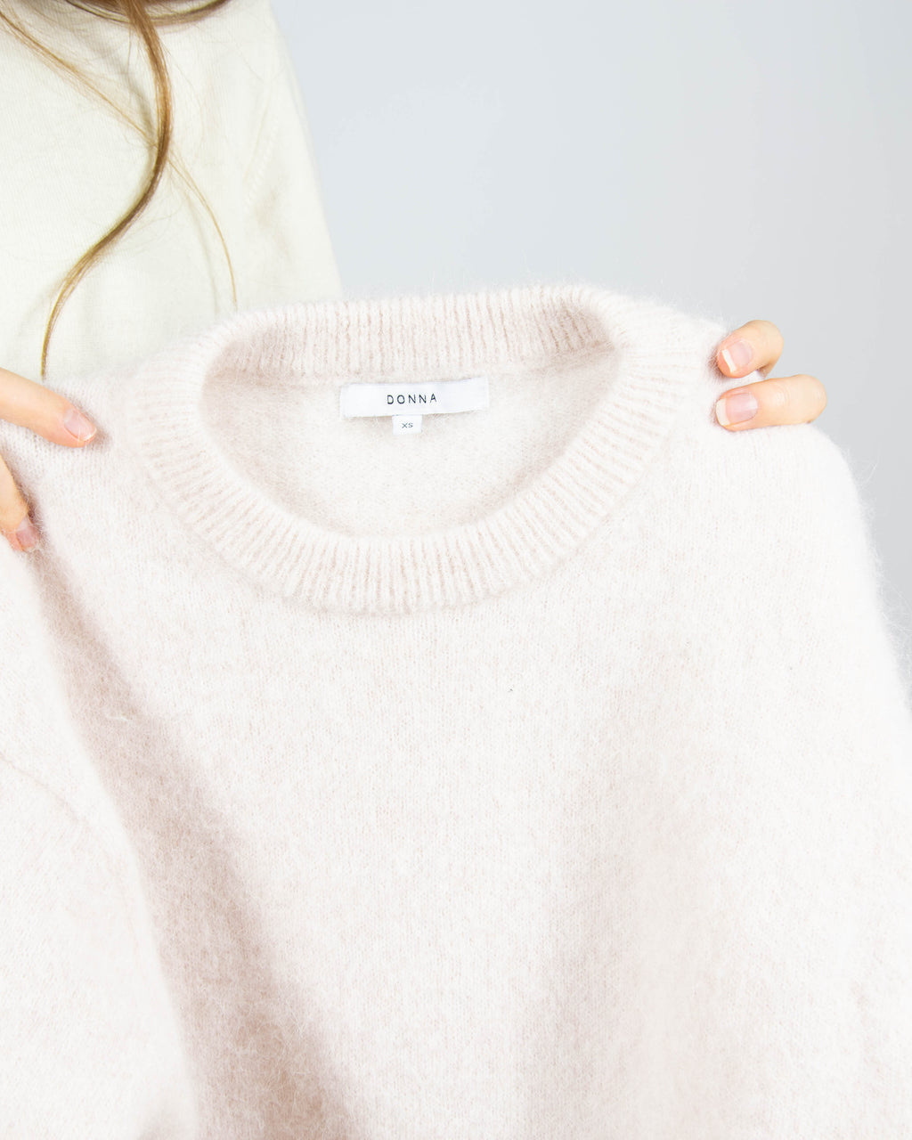 Pudrowy wełniany (alpaka + wełna) sweter Donna - XS/S