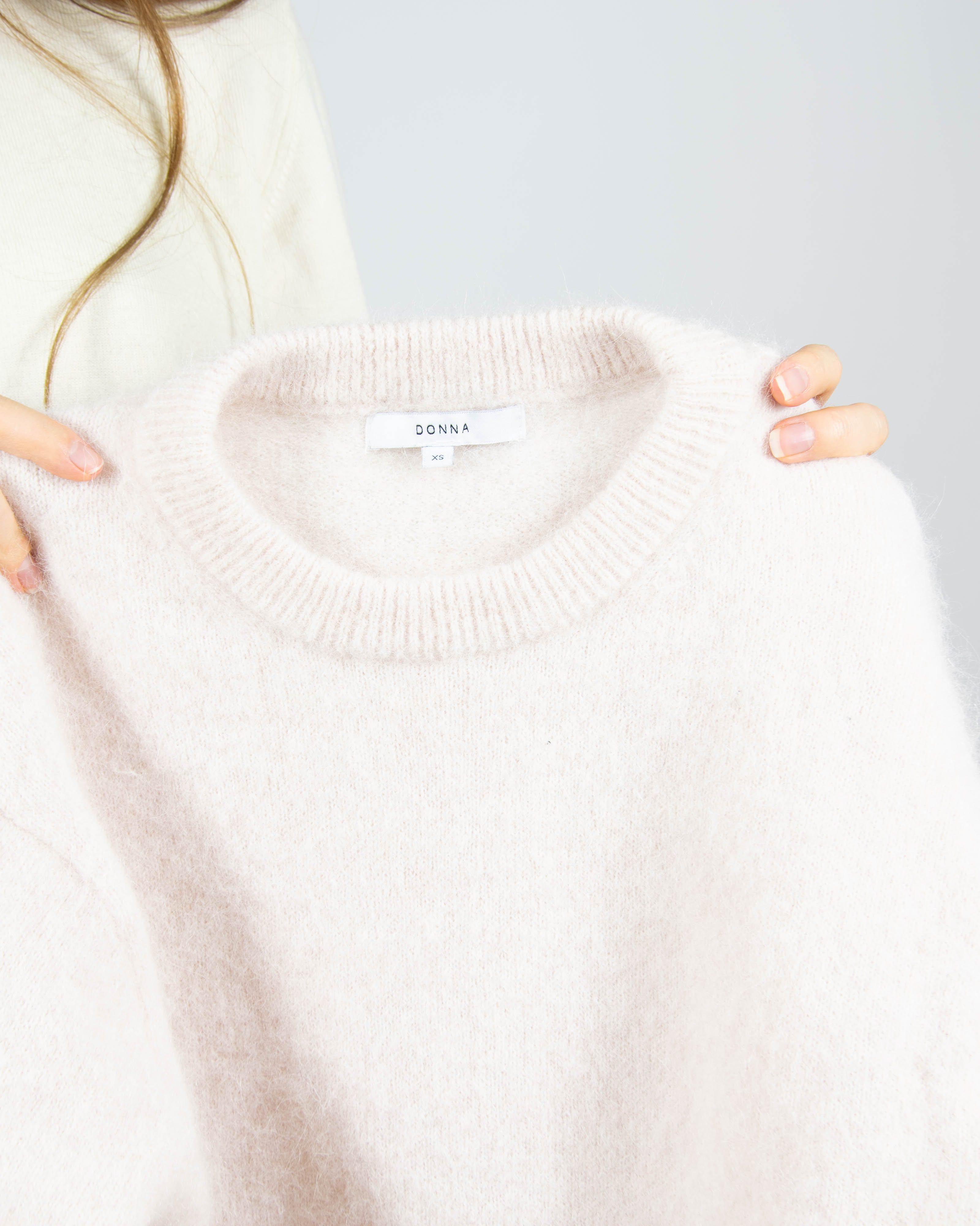 Pudrowy wełniany (alpaka + wełna) sweter Donna - XS/S