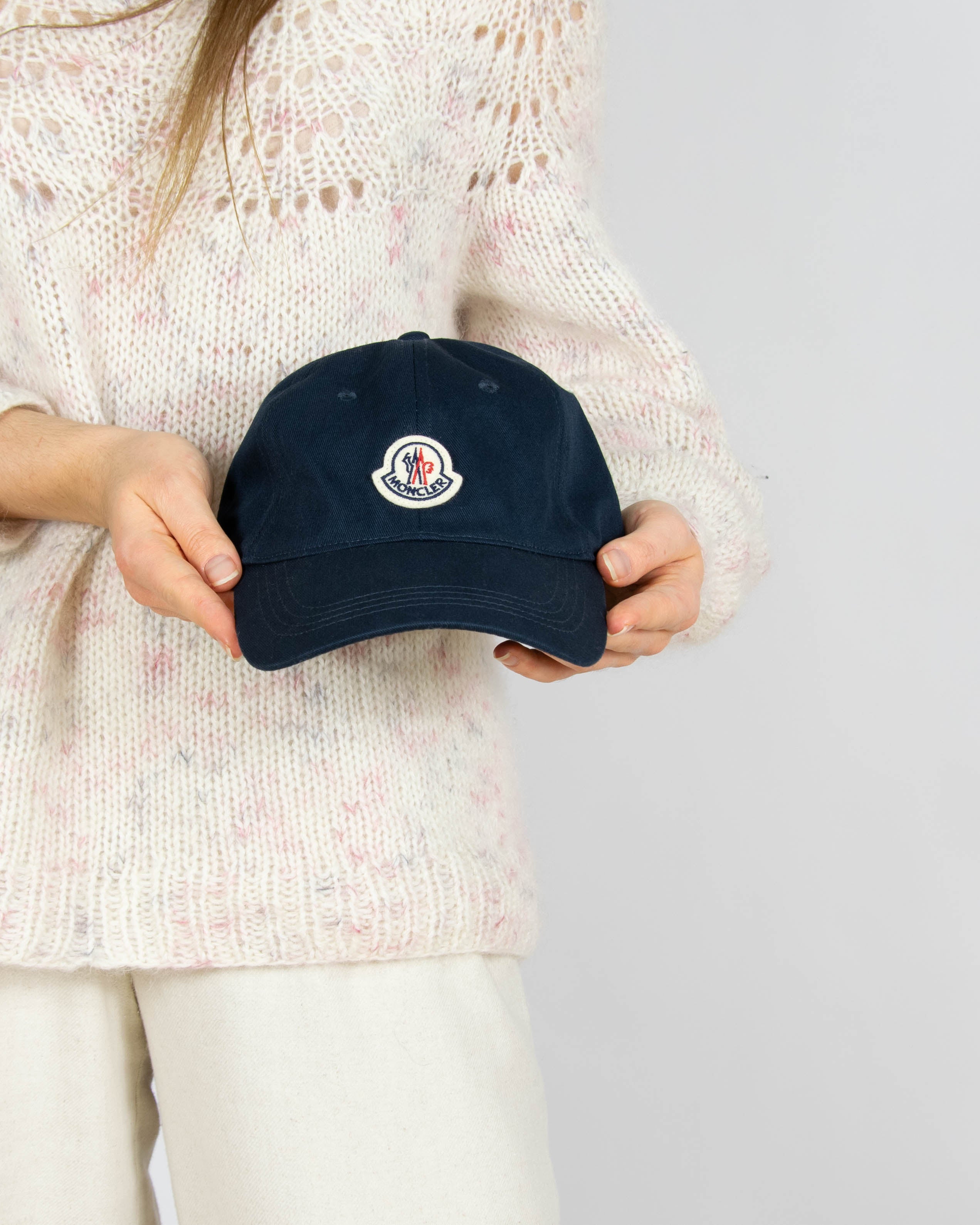 Granatowa bawełniana czapka z daszkiem Moncler
