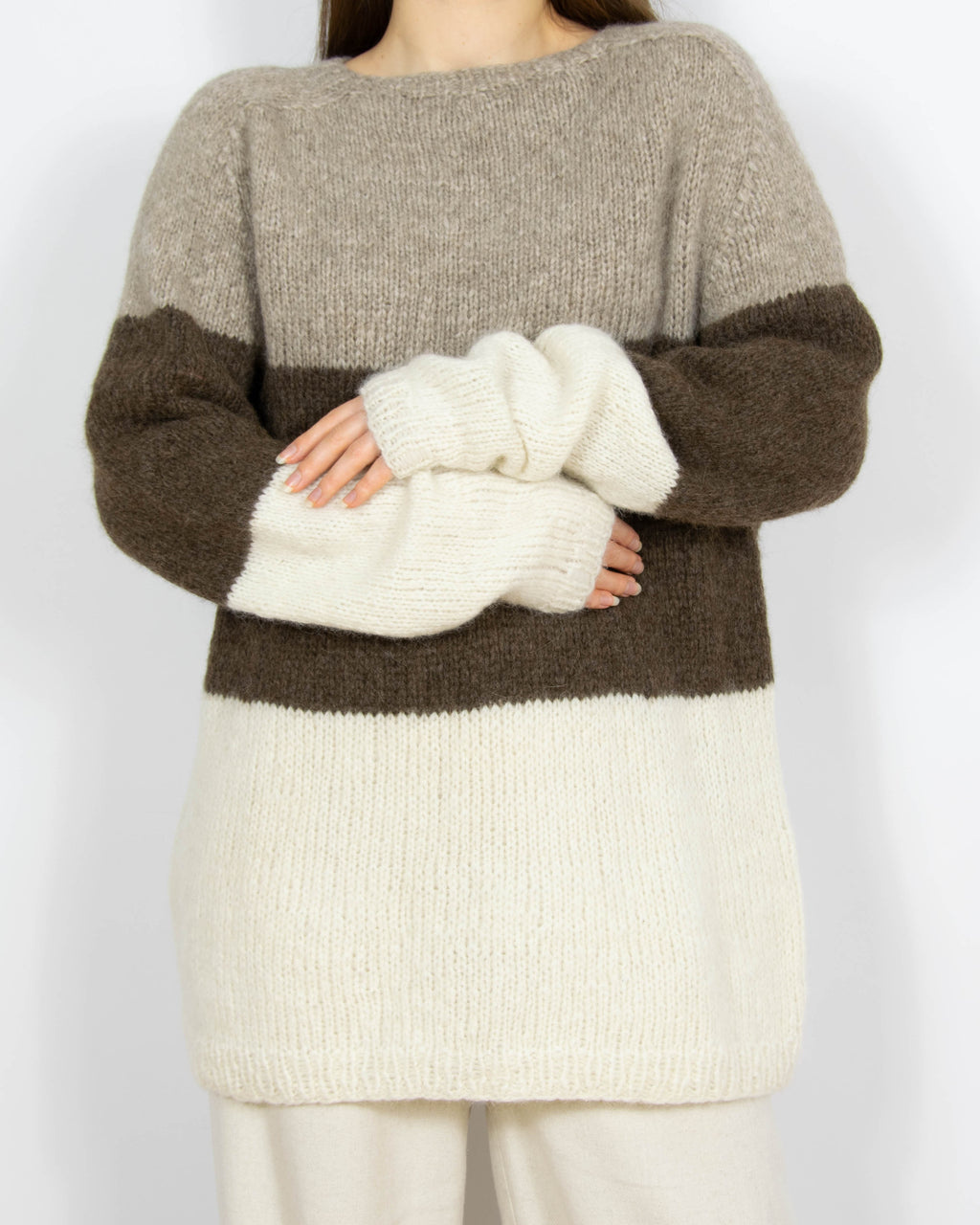 Kremowo brązowy wełniany (alpaka) sweter Handmade
