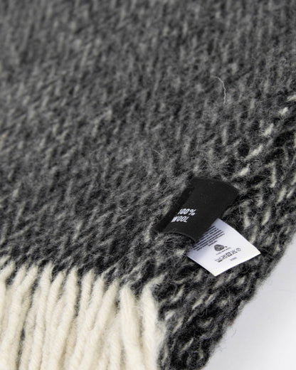 Kremowo czarny wełniany (Pure New Wool) koc w kratę KID