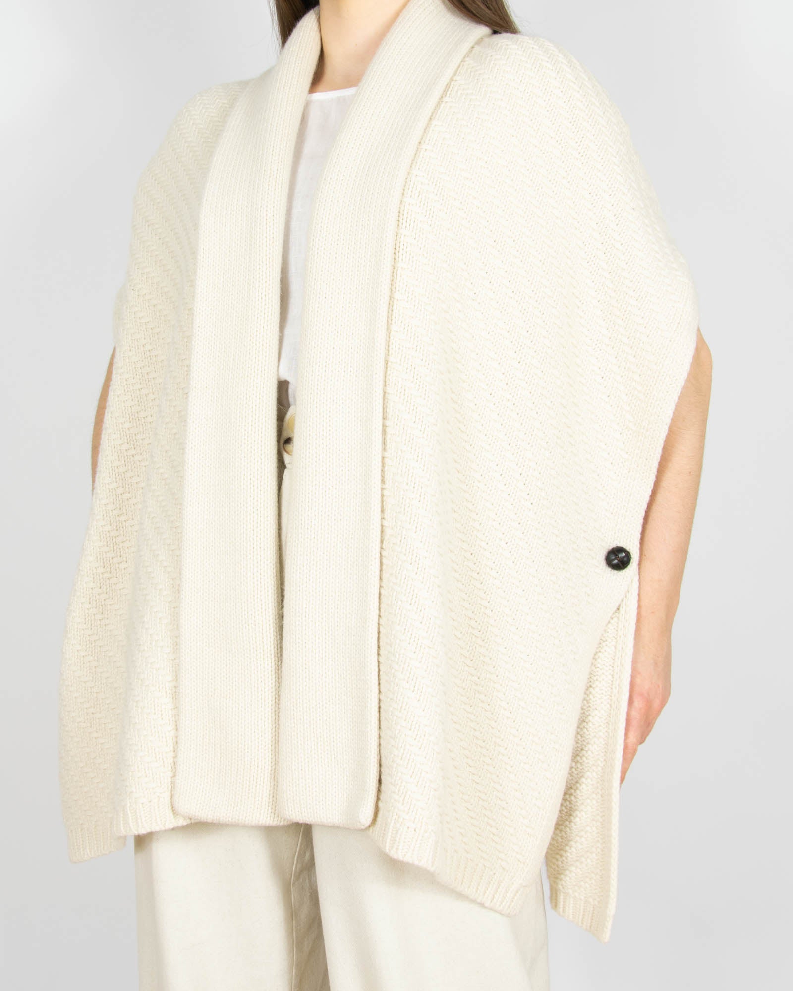 Śmietankowe wełniane ponczo Massimo Dutti - M