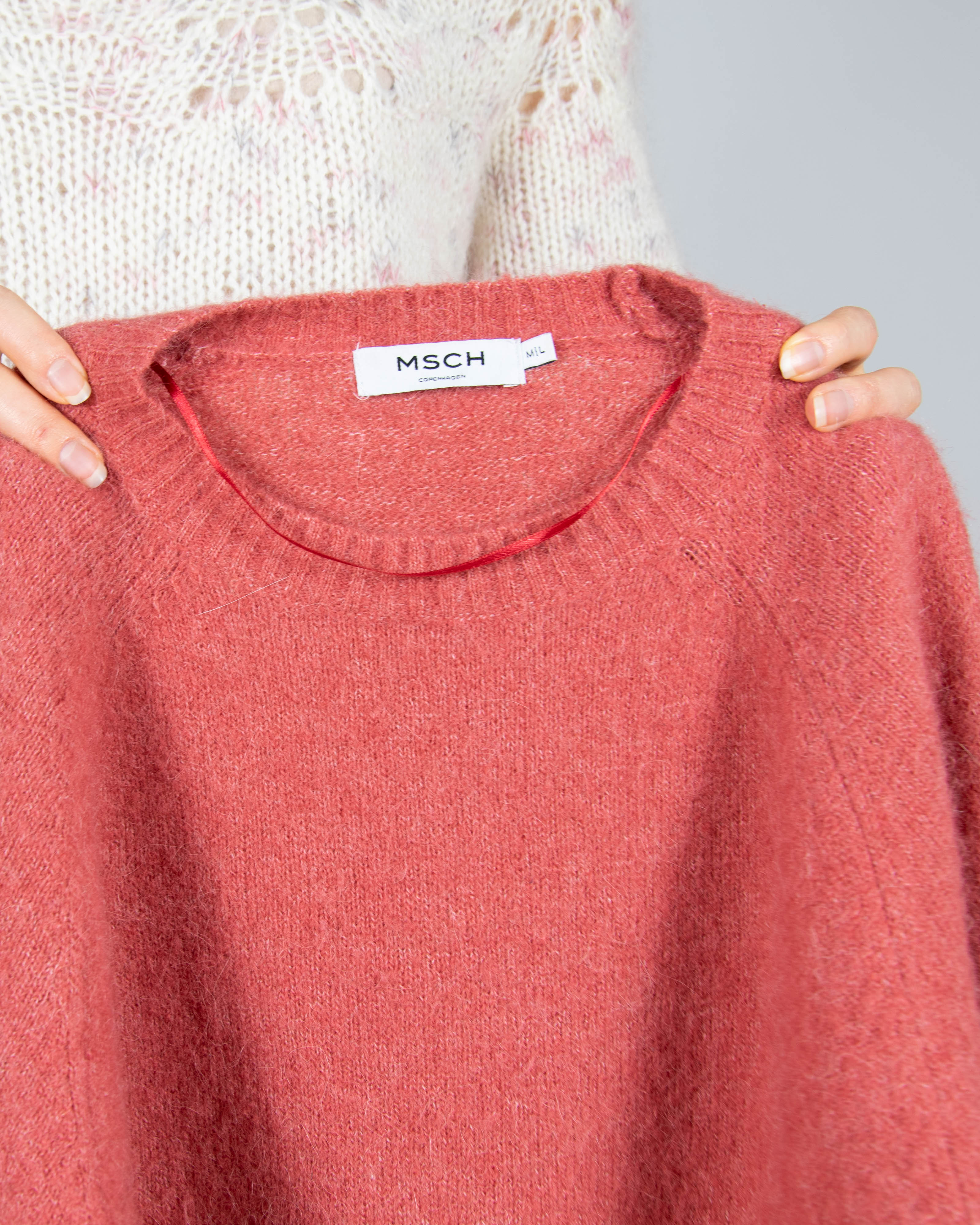 Malinowy wełniany (wełna + alpaka) sweter MSCH Copenhagen - M/L
