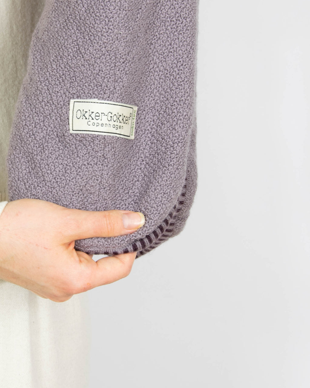 Liliowo szary wełniany (merino)  dziecięcy kapturek Okker Gokker Copenhagen - 5/6 lat