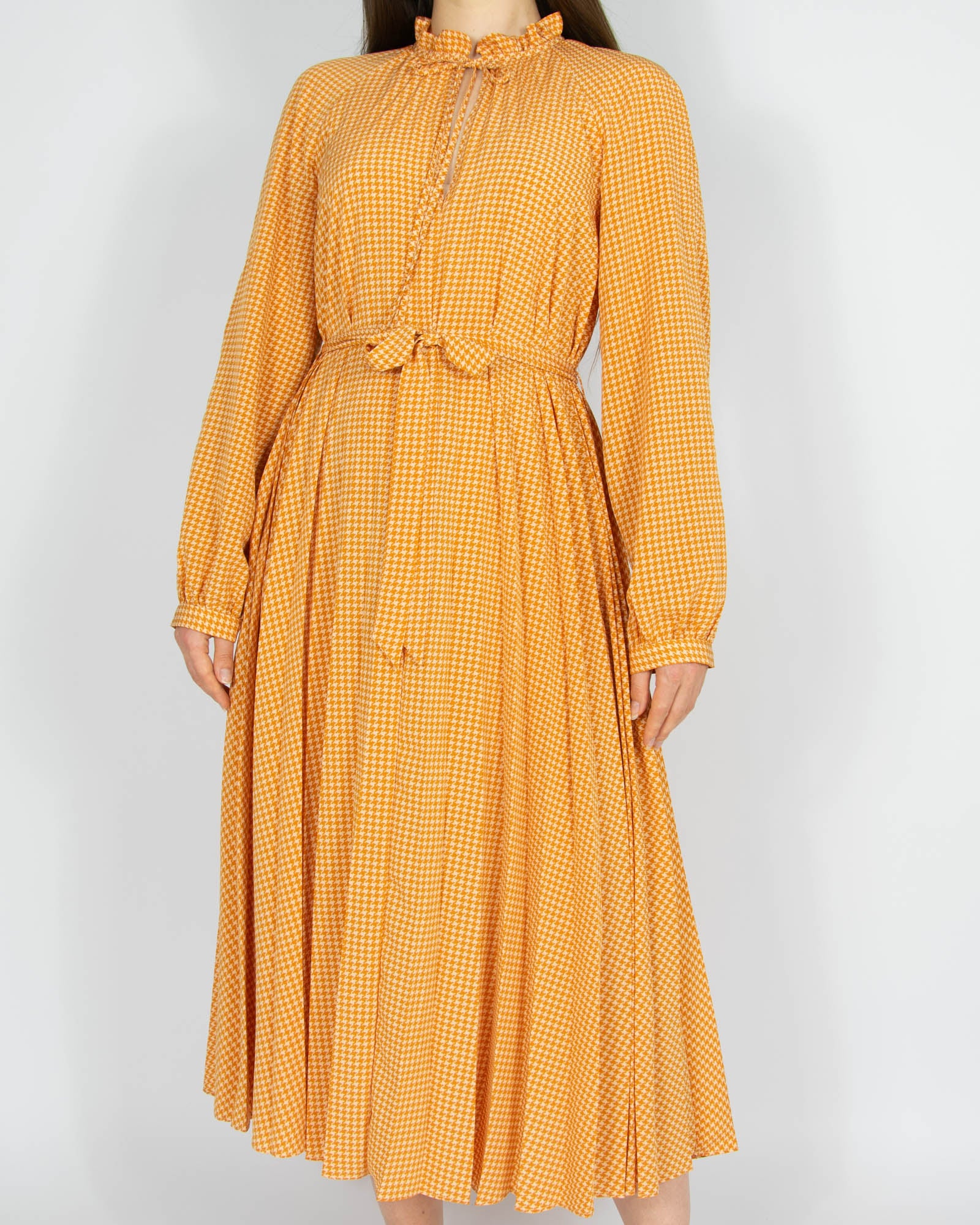 Pomarańczowa wiązana plisowana sukienka & other stories - S/M