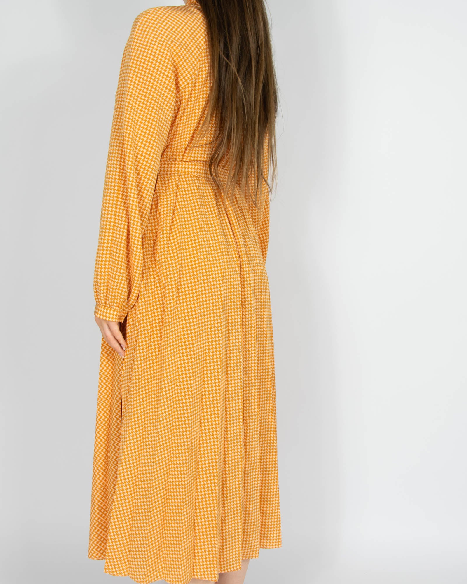 Pomarańczowa wiązana plisowana sukienka & other stories - S/M