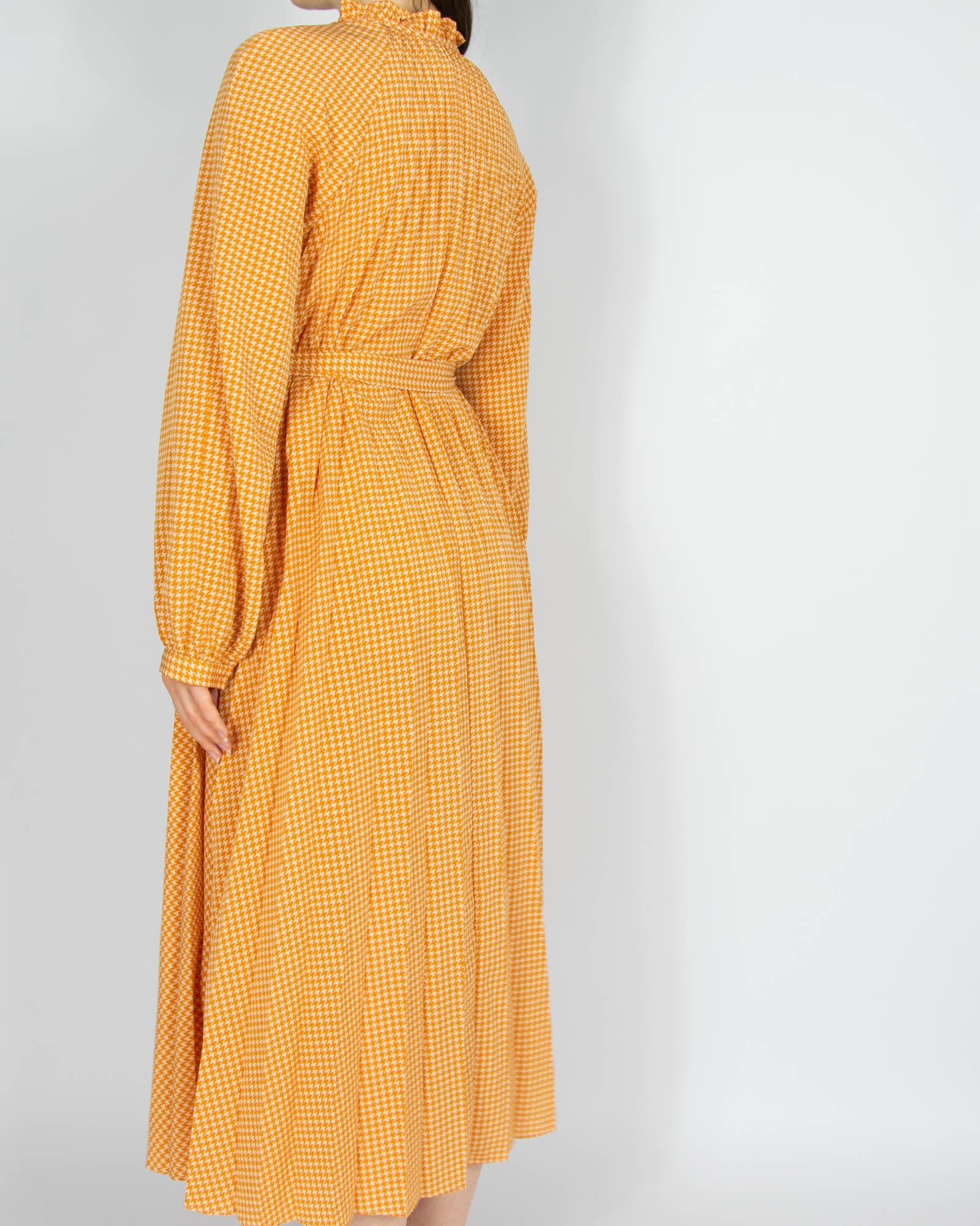 Pomarańczowa wiązana plisowana sukienka & other stories - S/M