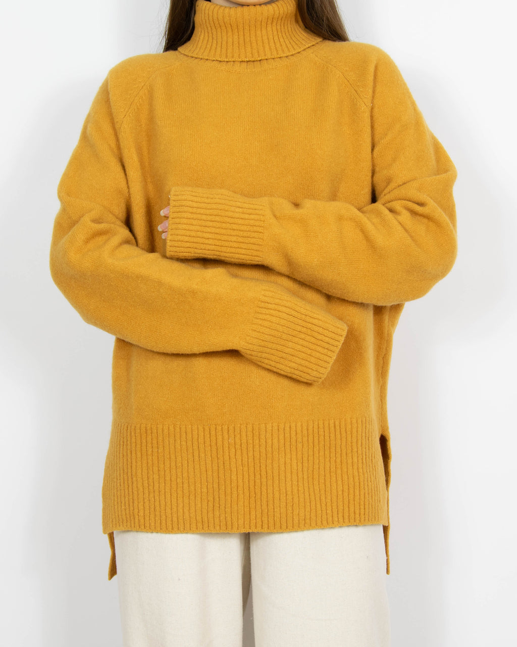 Pomarańczowy wełniany sweter z golfem H&M Premium