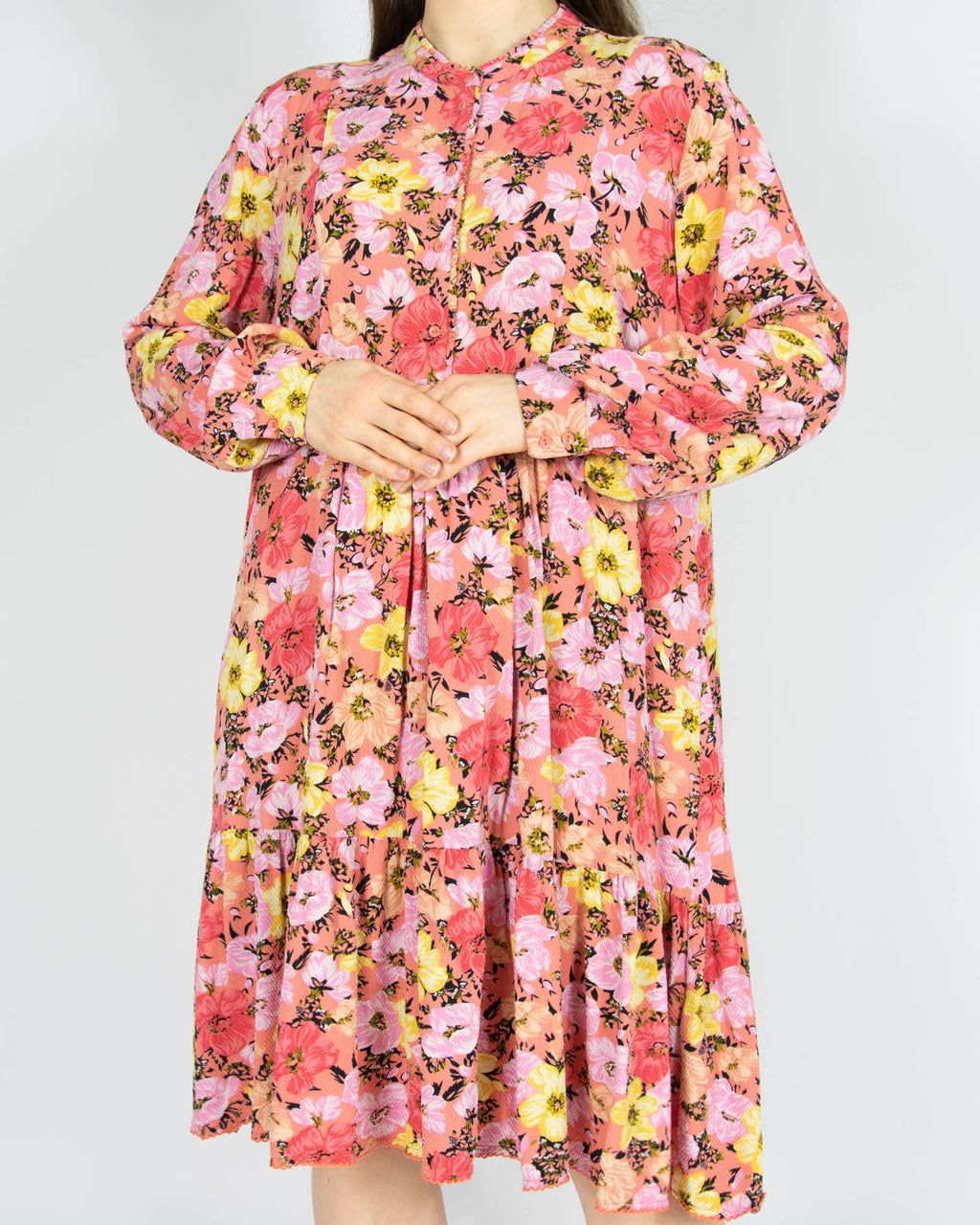 Różowa wiskozowa sukienka w kwiaty - XL