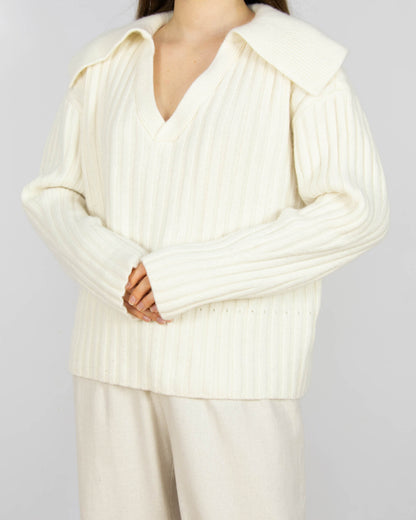 Śmietankowy wełniany sweter z kołnierzykiem H&M Premium