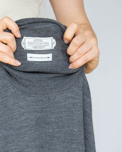 Szary wełniany (superior merino) sweter z golfem These Glory Days - M