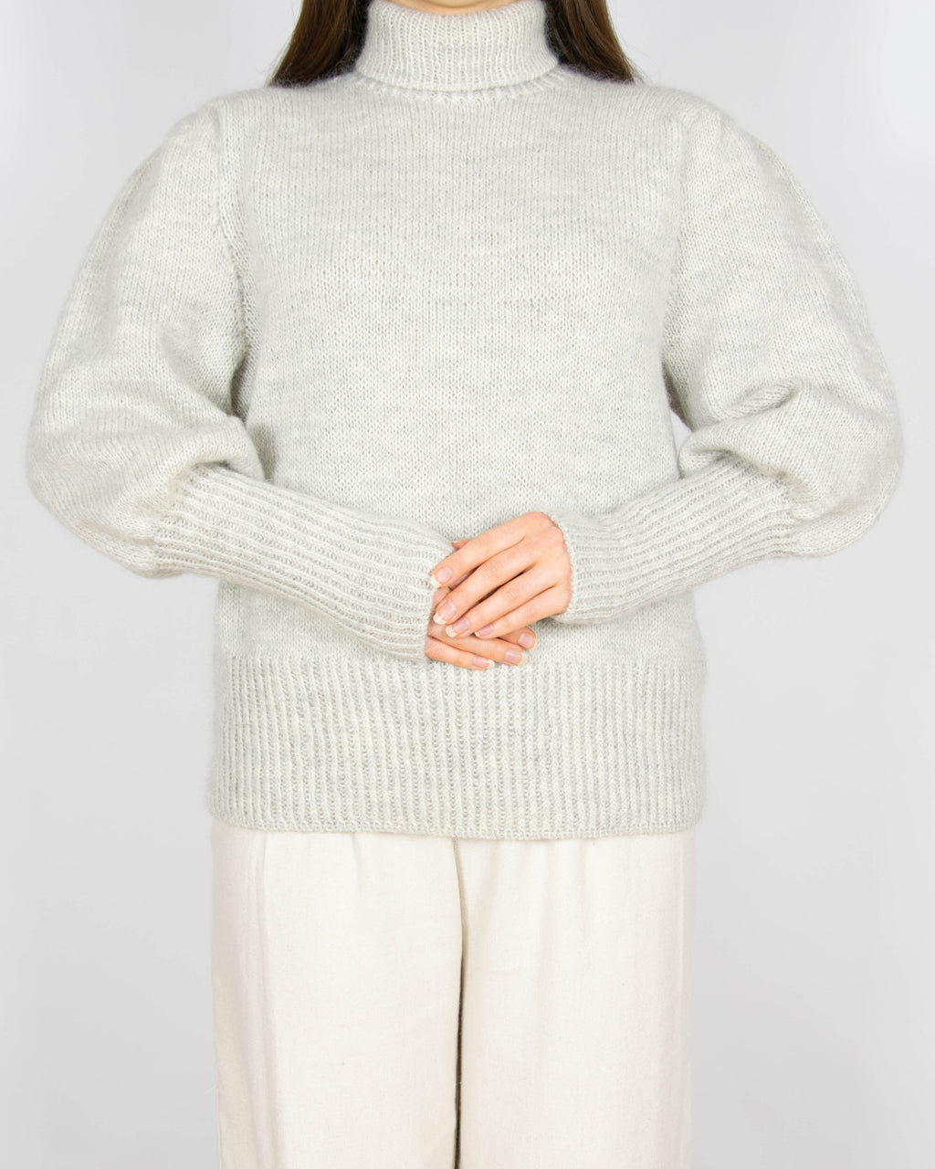 Jasnoszary moherowy sweter z bufiastymi rękawami Handmade - M