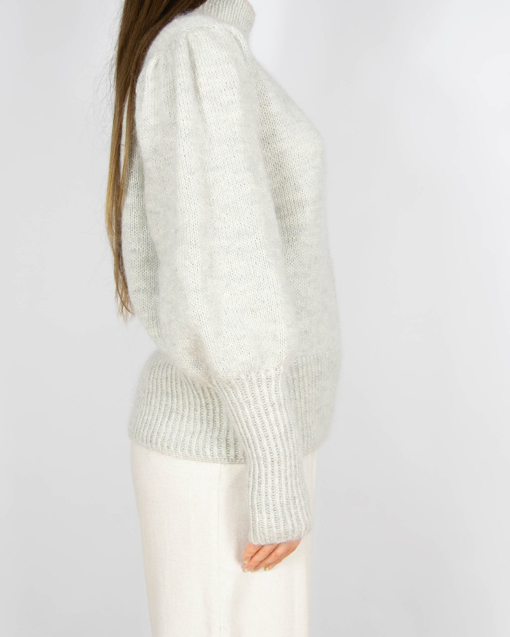 Jasnoszary moherowy sweter z bufiastymi rękawami Handmade - M