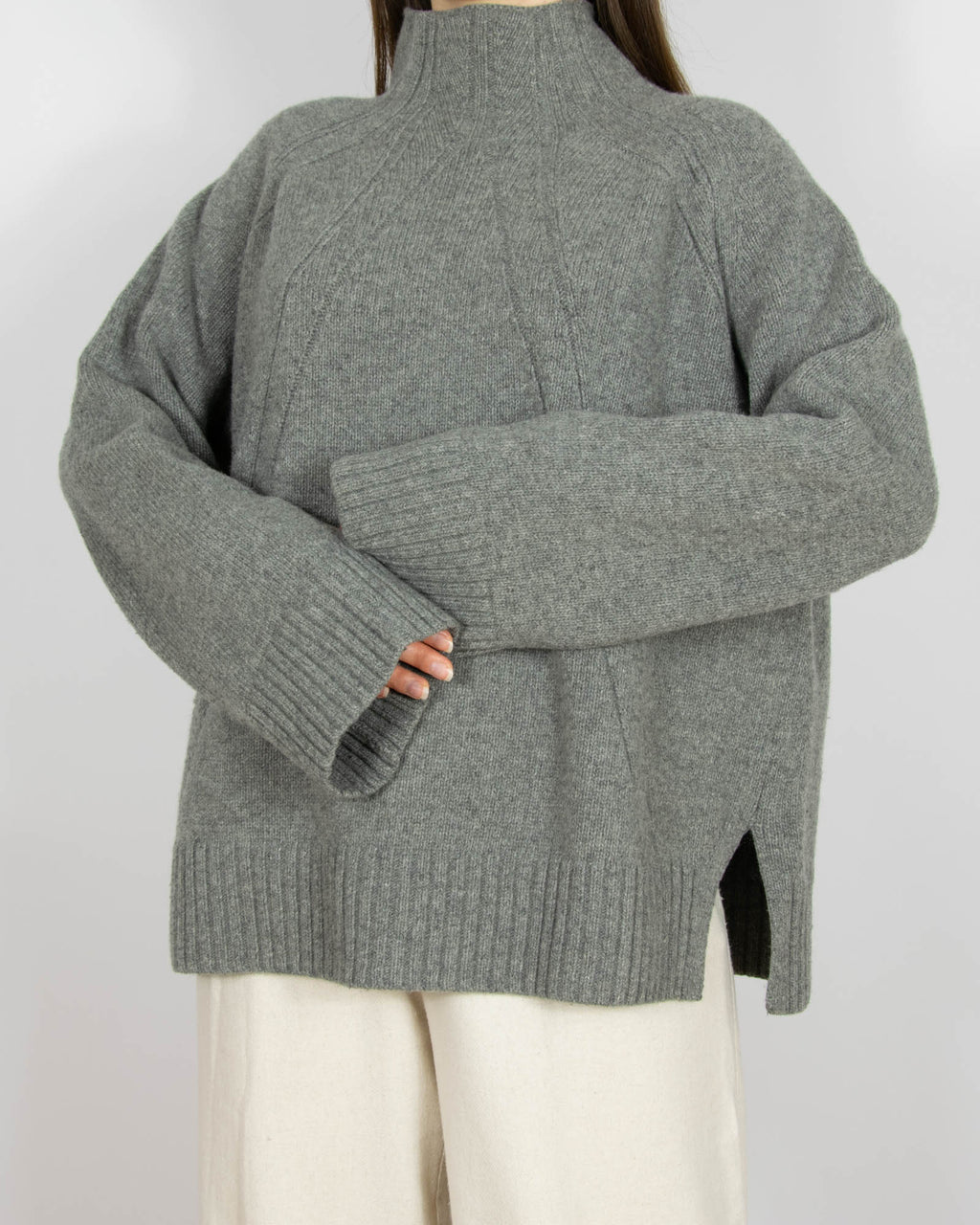 Szary wełniany sweter By Malene Birger - M