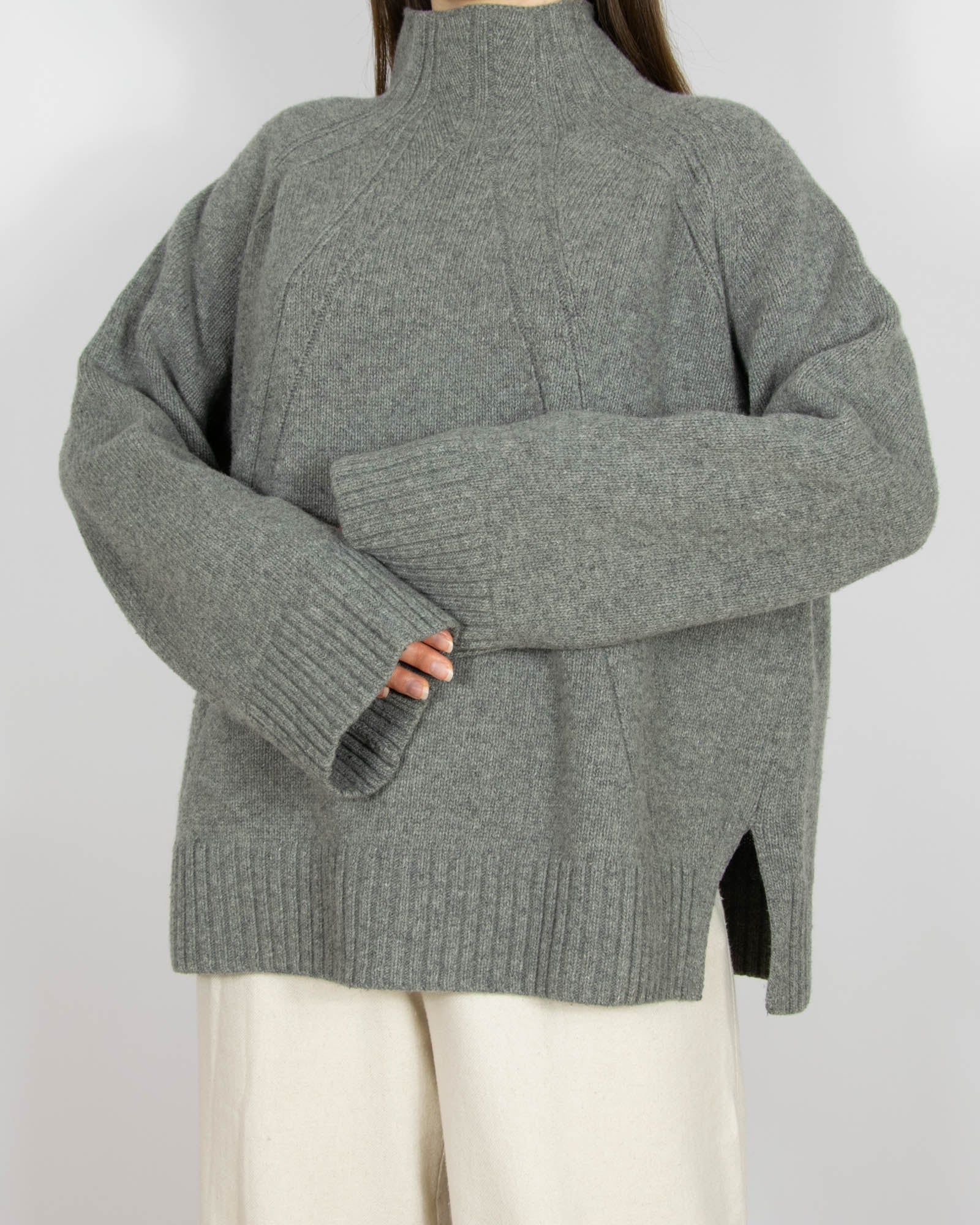 Szary wełniany sweter By Malene Birger - M