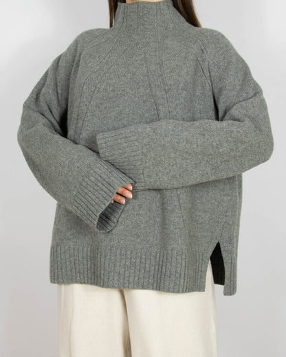 Szary wełniany sweter By Malene Birger - M