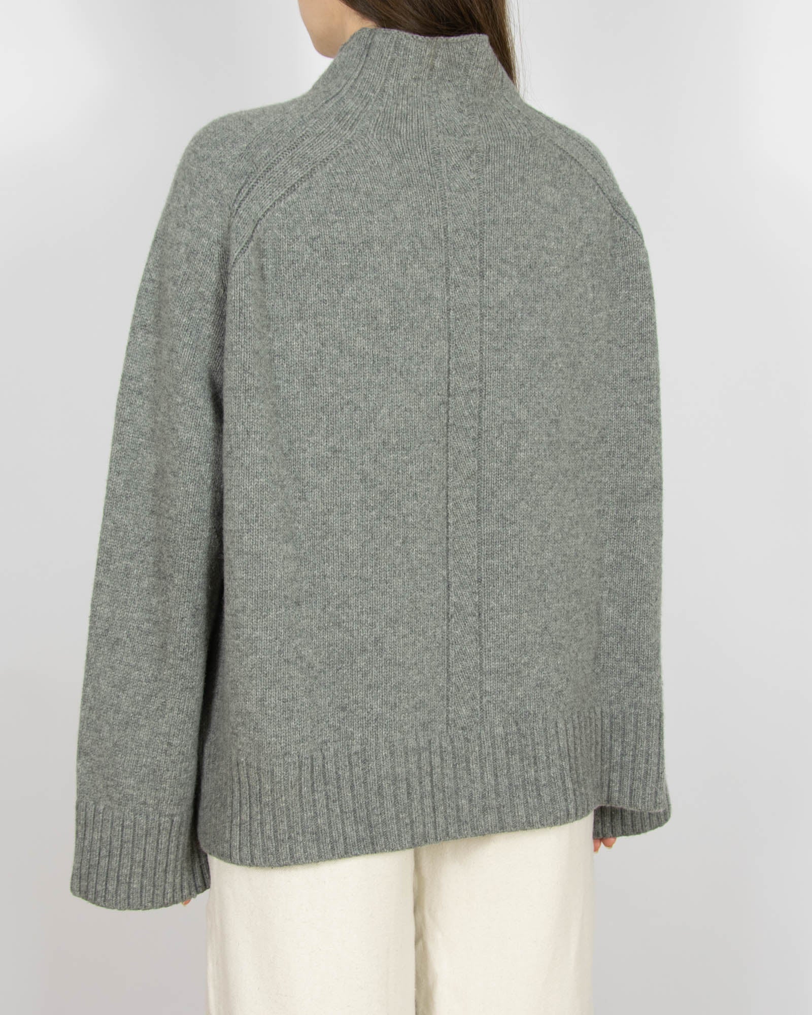 Szary wełniany sweter By Malene Birger - M