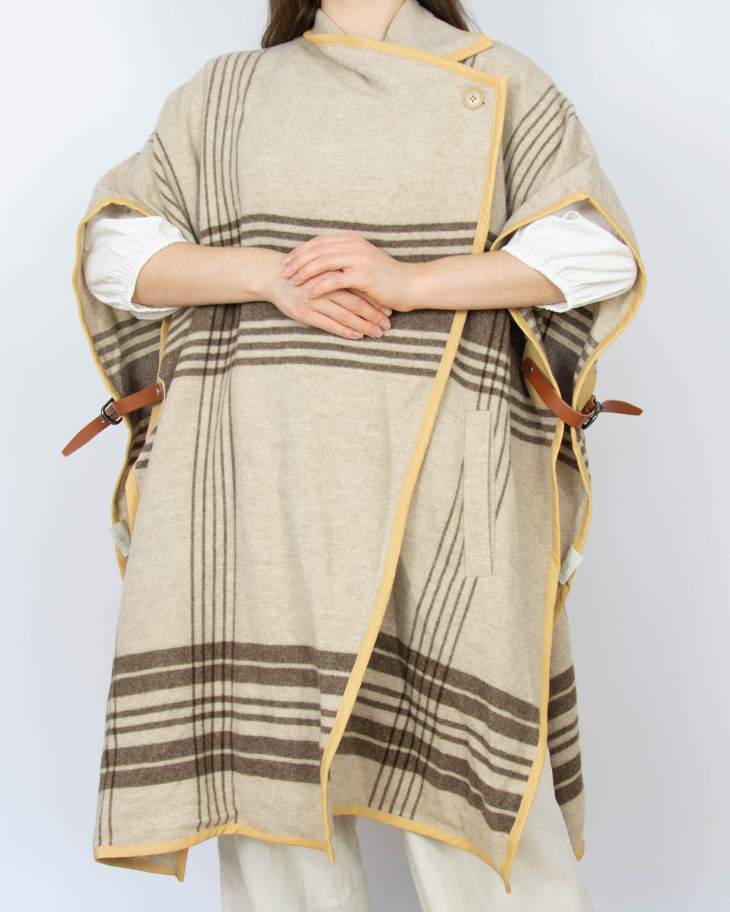 Beżowe wełniane ponczo By Malene Birger