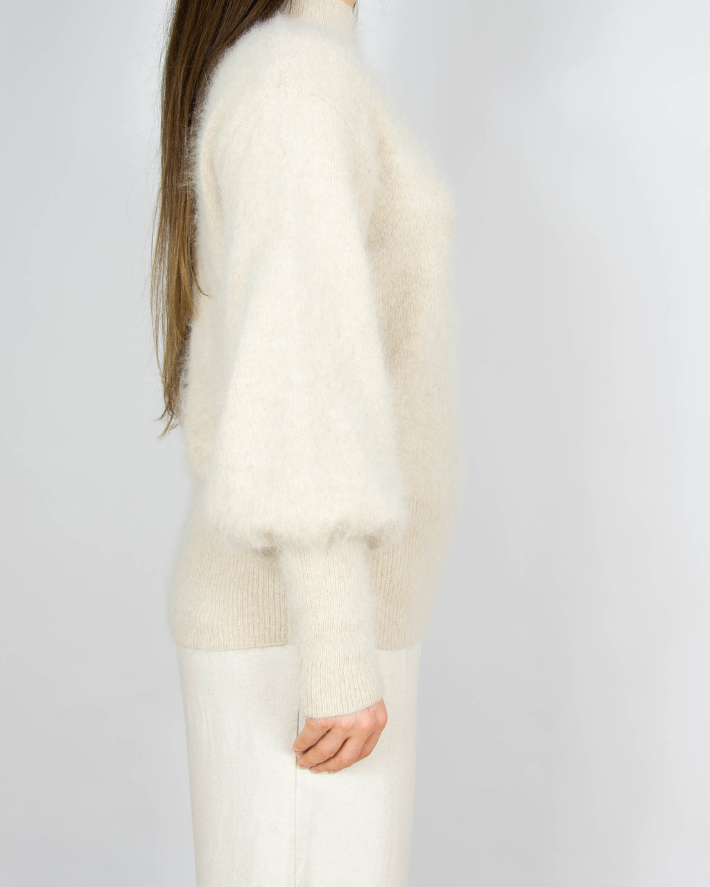 Beżowy wełniany (angora) sweter z golfem Ane Mone - M