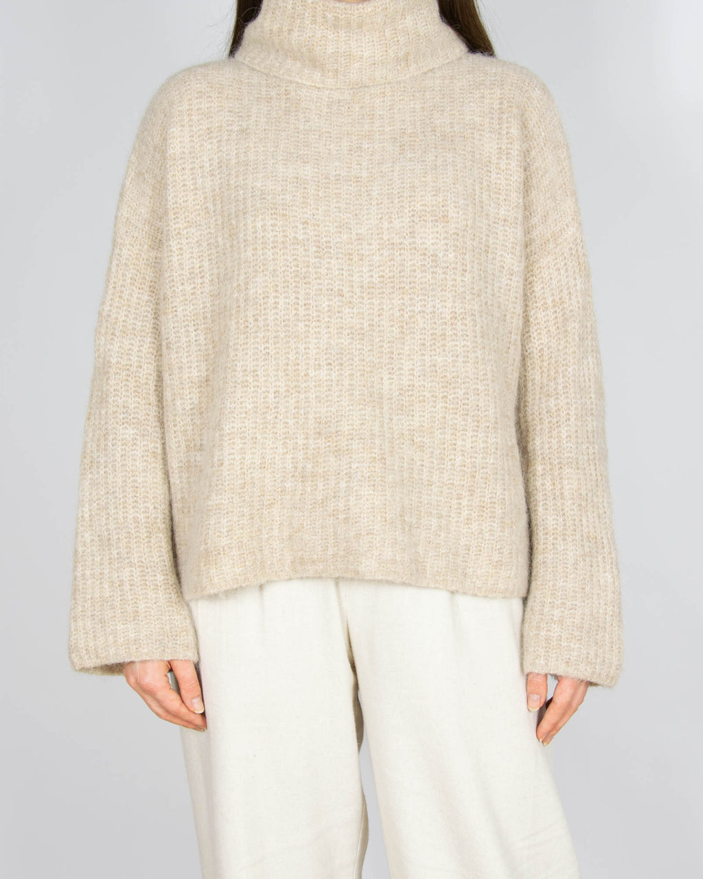 Beżowy wełniany (alpaka + wełna) sweter - S