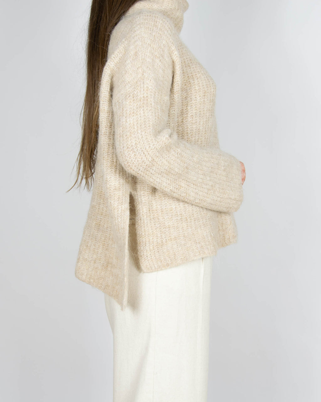 Beżowy wełniany (alpaka + wełna) sweter - S