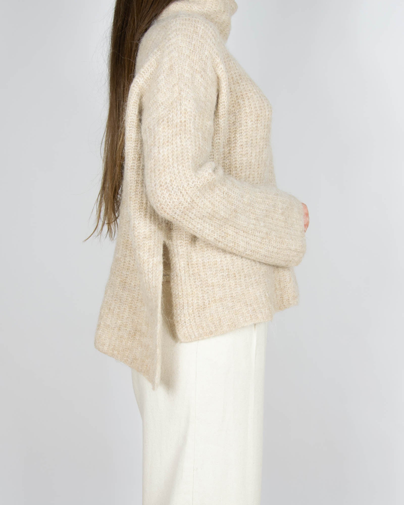 Beżowy wełniany (alpaka + wełna) sweter - S