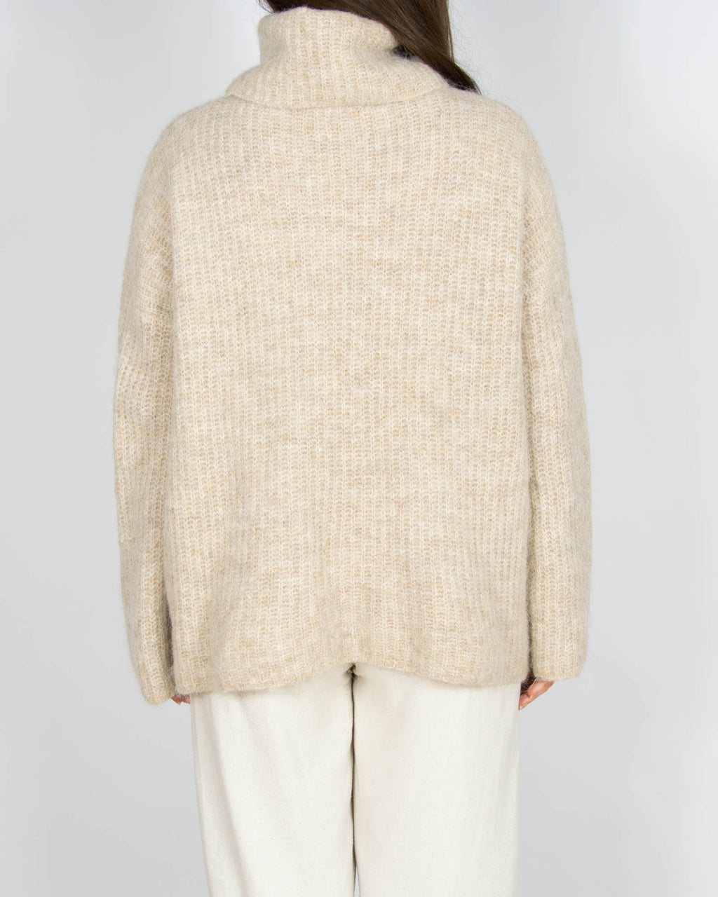 Beżowy wełniany (alpaka + wełna) sweter - S