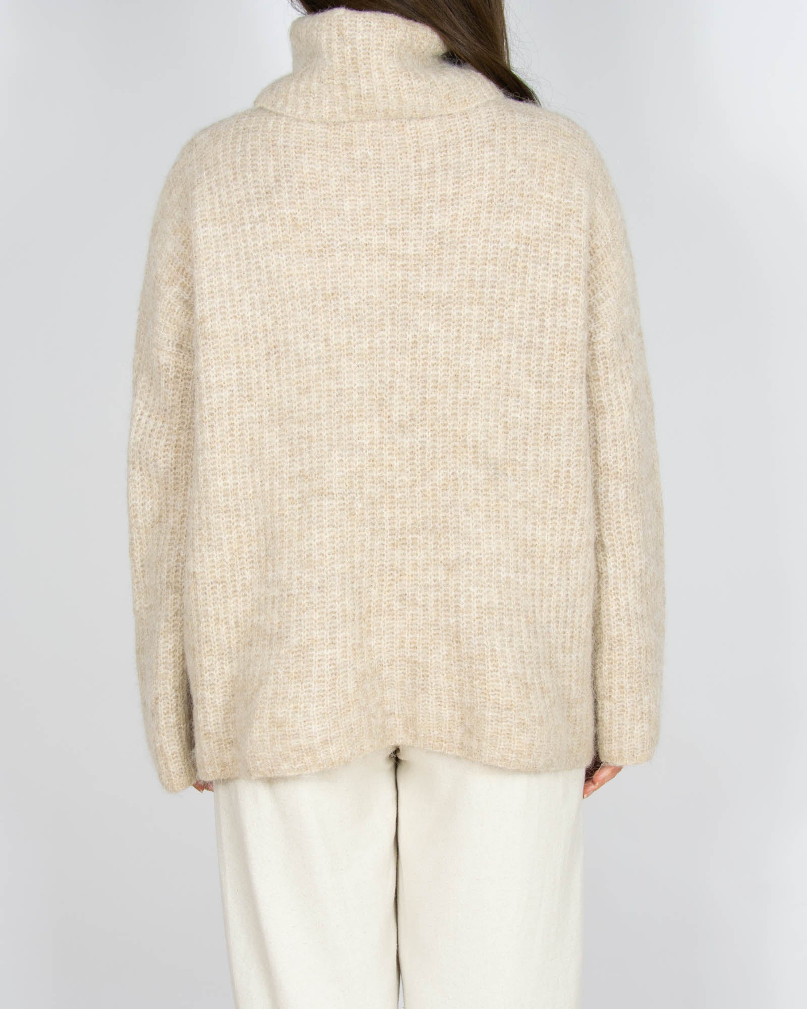 Beżowy wełniany (alpaka + wełna) sweter - S