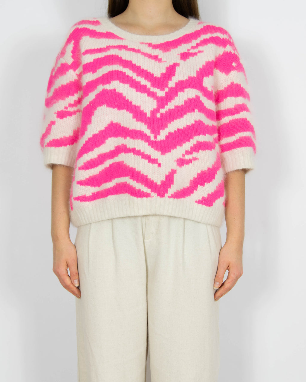 Biało różowy wełniany (angora) sweter By Malene Birger