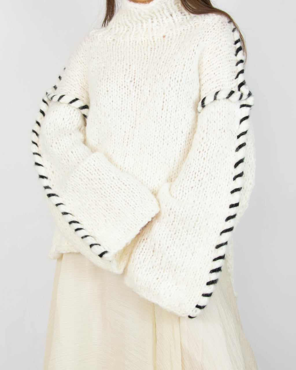Biały (alpaka) sweter handmade