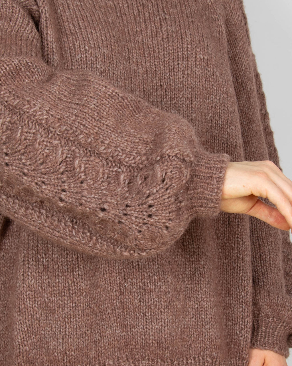 Kakaowy wełniany (alpaka) sweter Handmade