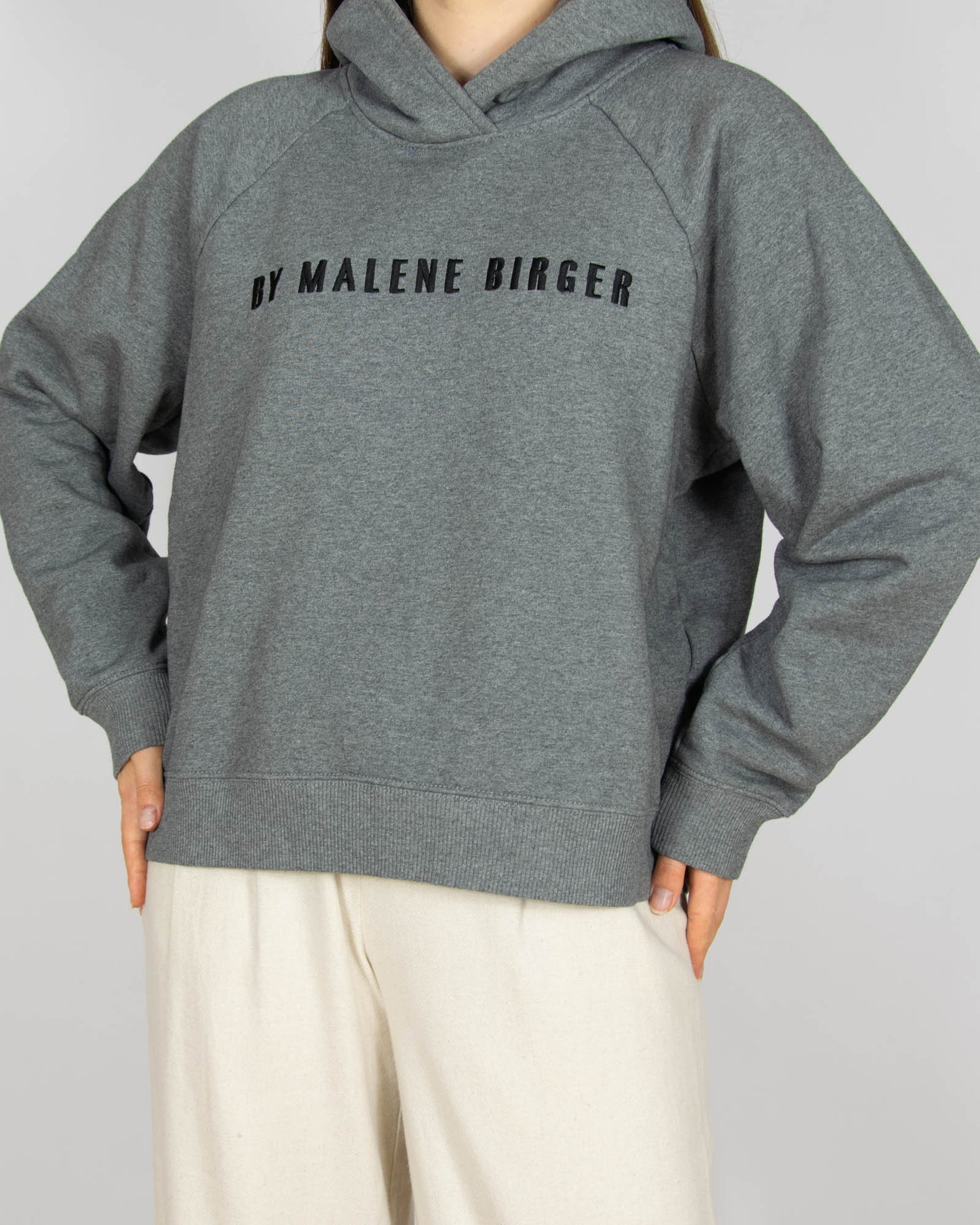 Szara bawełniana (organiczna) bluza z kapturem BY MALENE BIRGER - S/M