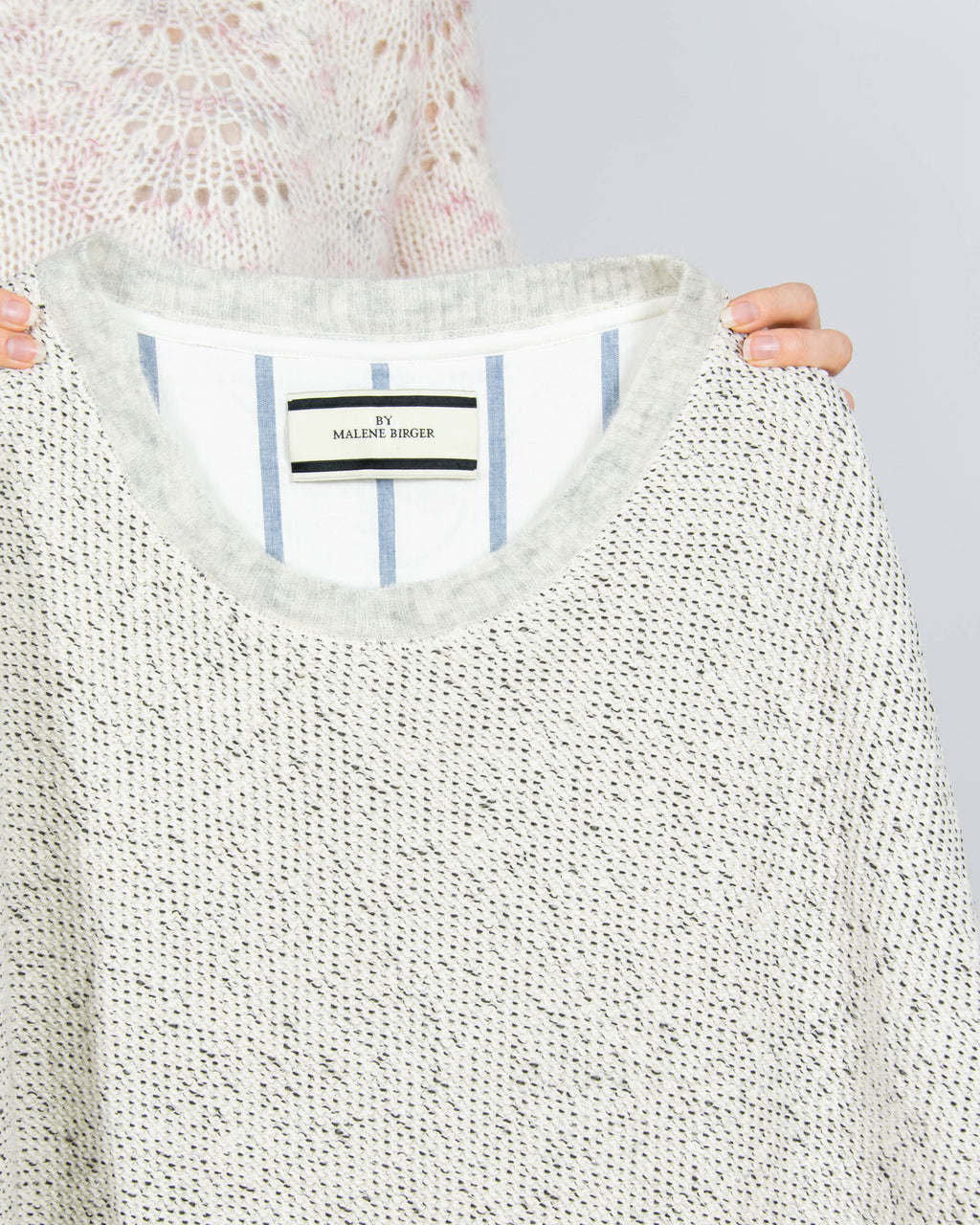 Biało szary bawełniano wełniany sweter By Malene Birger - XL