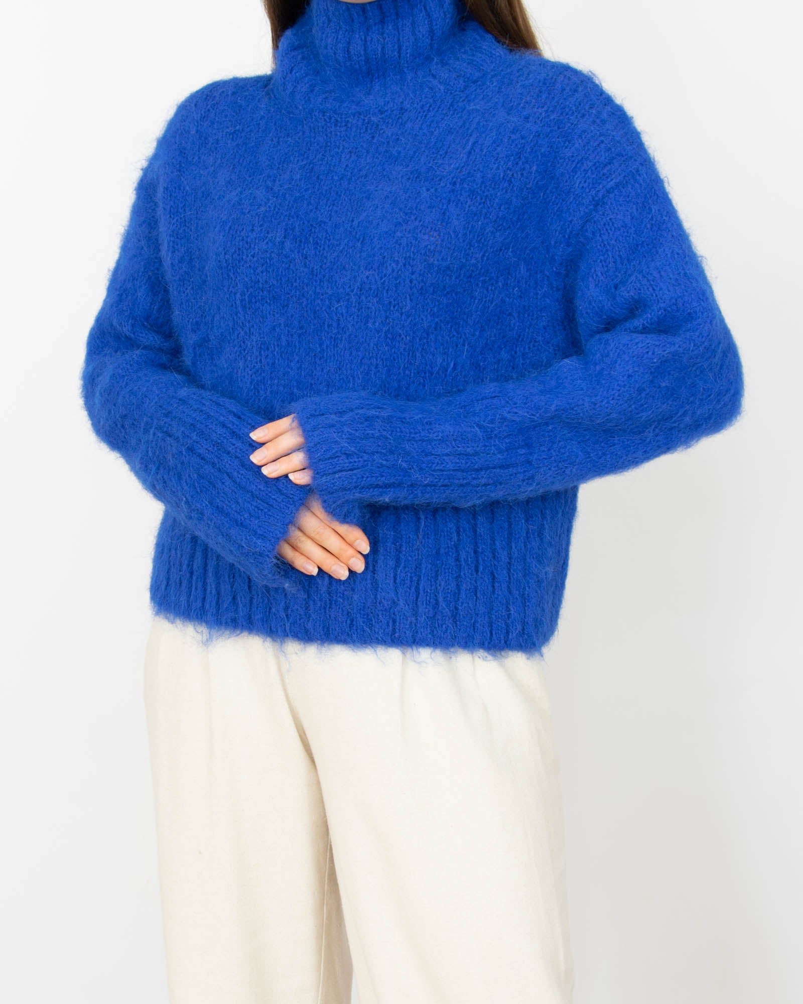 Chabrowy (wełna + alpaka) sweter z golfem & Other Stories